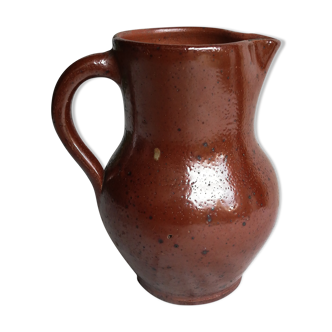 Sandstone pitcher