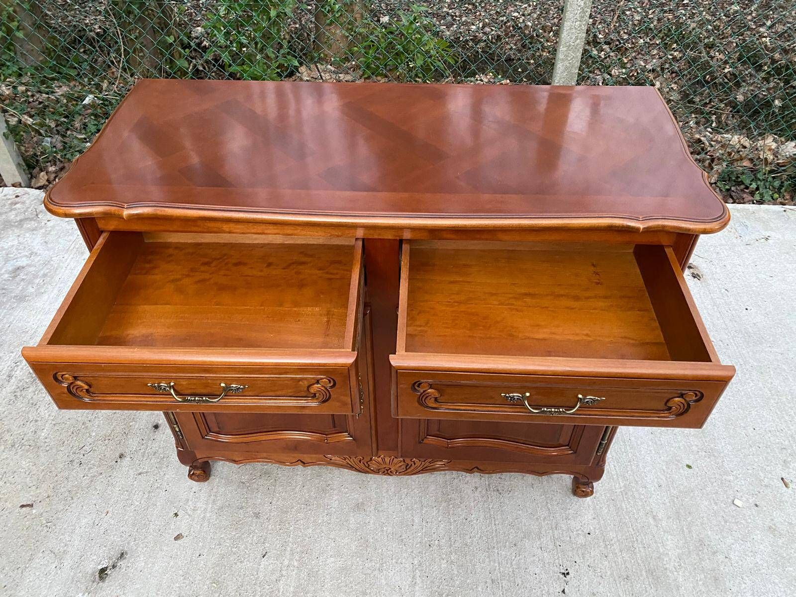 Louis XV buffet in cherry wood and shiny marquetry with 2 doors and 2 drawers