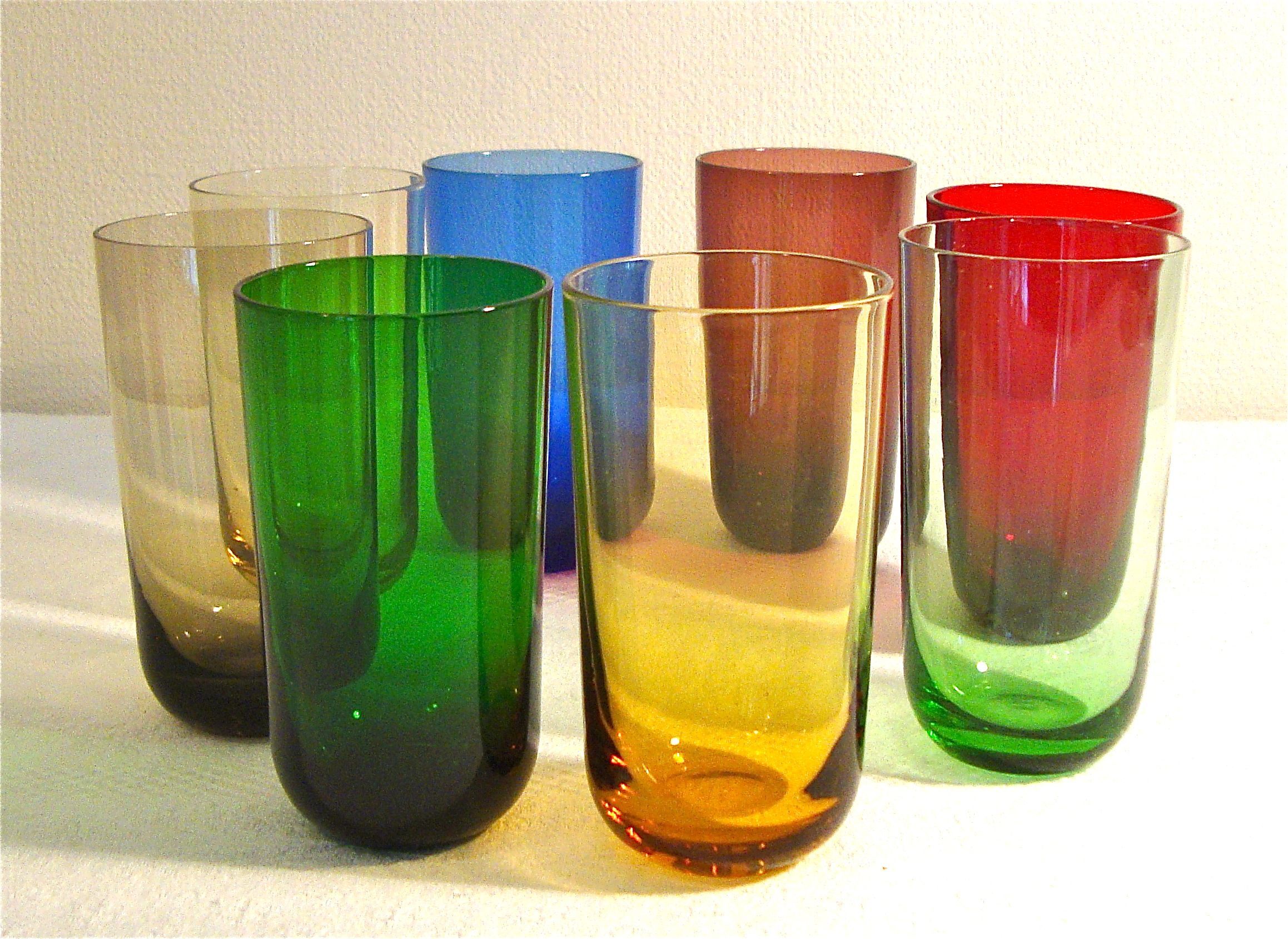 Set de 8 verres-gobelets colorés