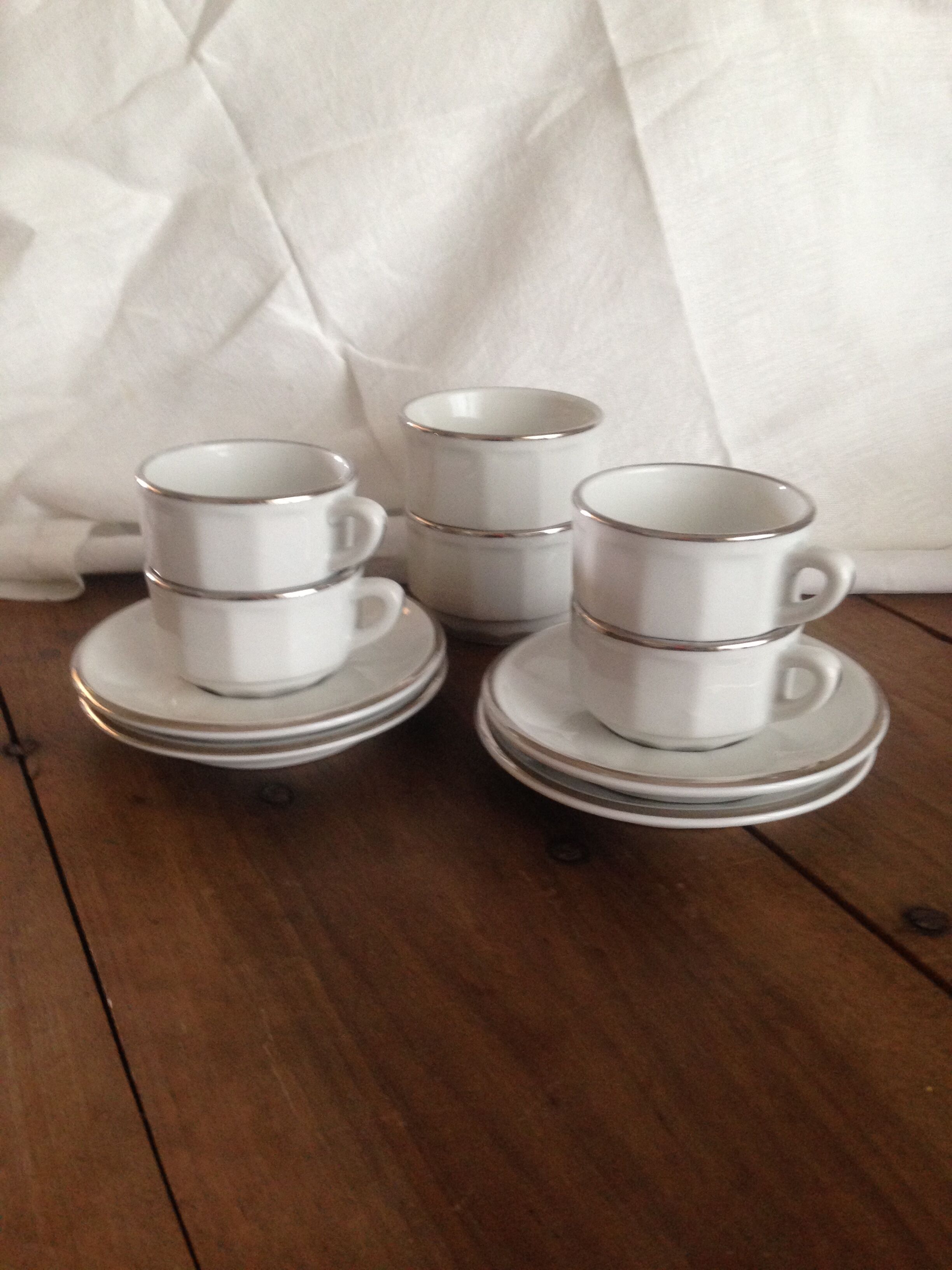 Tasses à café  et sucriers Desoulhieres