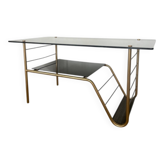 Table basse moderniste en métal et verre fumé