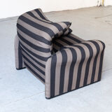 Set of 2 easy chairs 'Maralunga' by Vico Magistretti