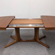 Table ovale de salle à manger extensible Baumann, France vers 1970