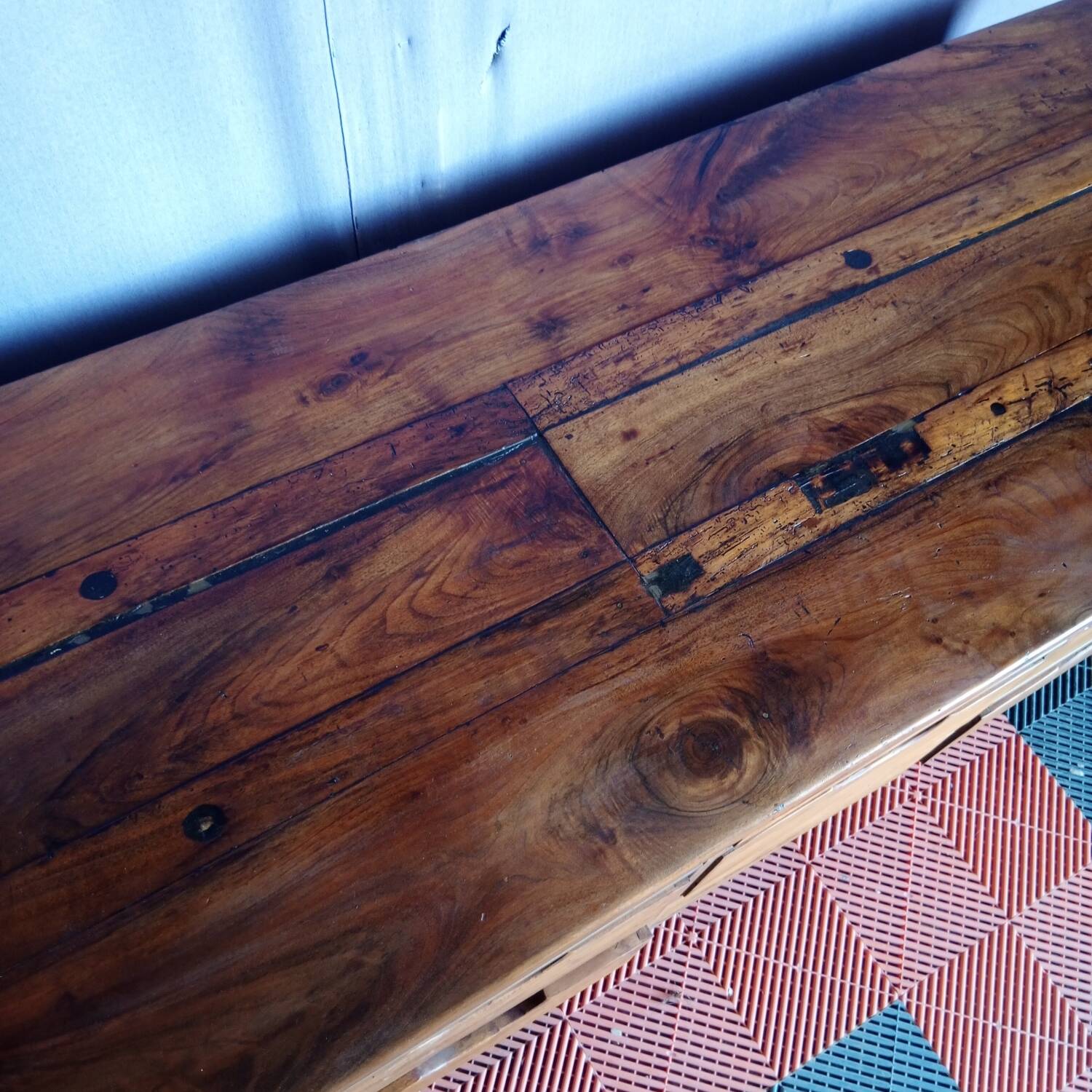 Workshop furniture, drawer furniture, industrial furniture.