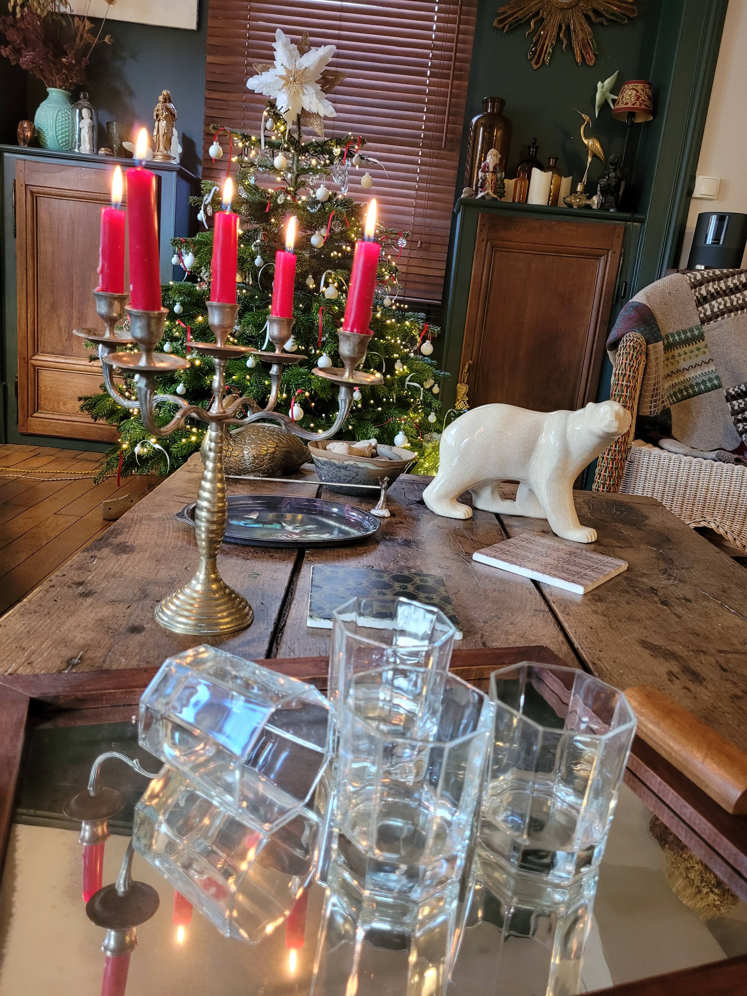 4 octime whiskey glasses