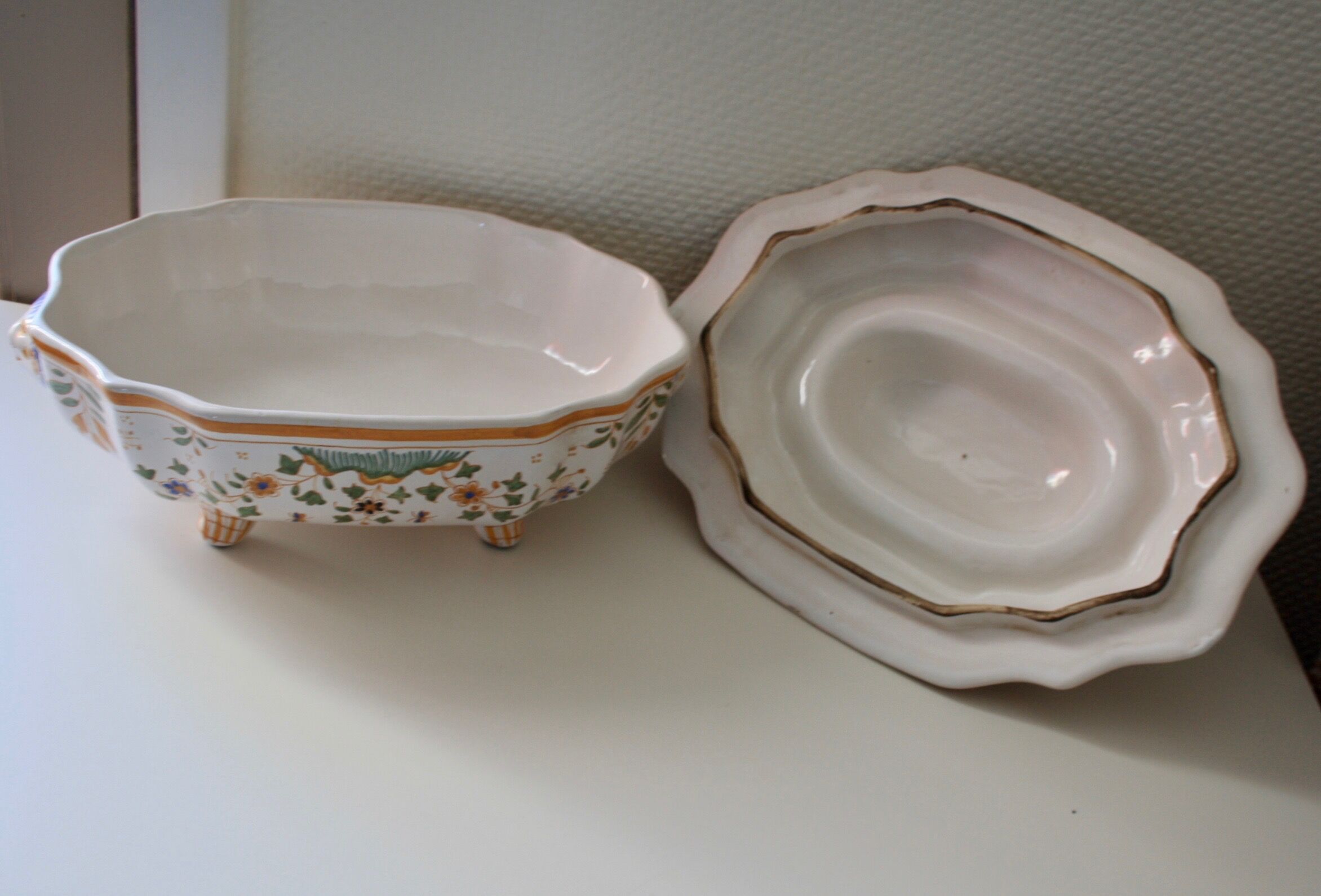 Dish and tureen Moustiers
