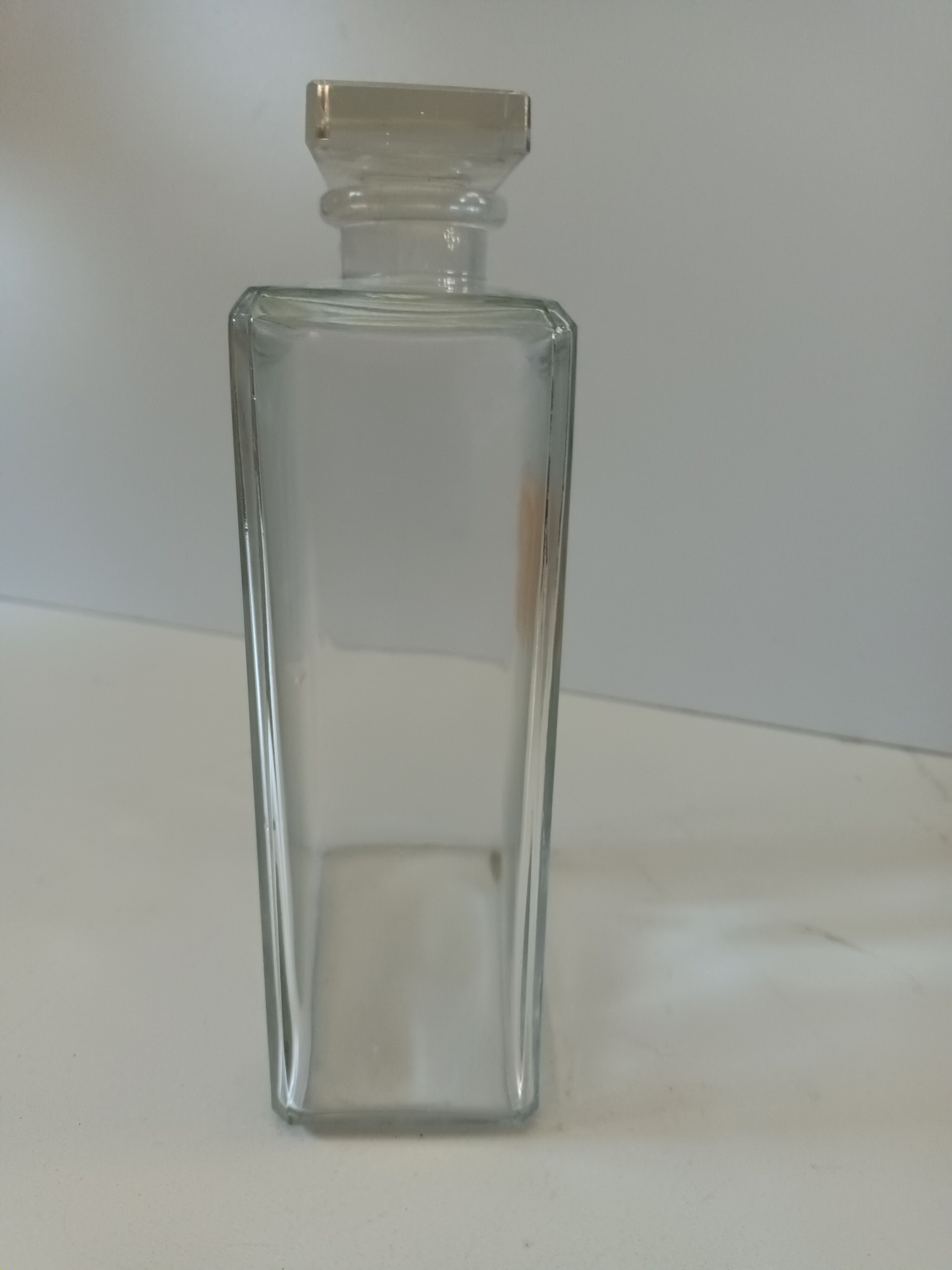 GLASS BOTTLE