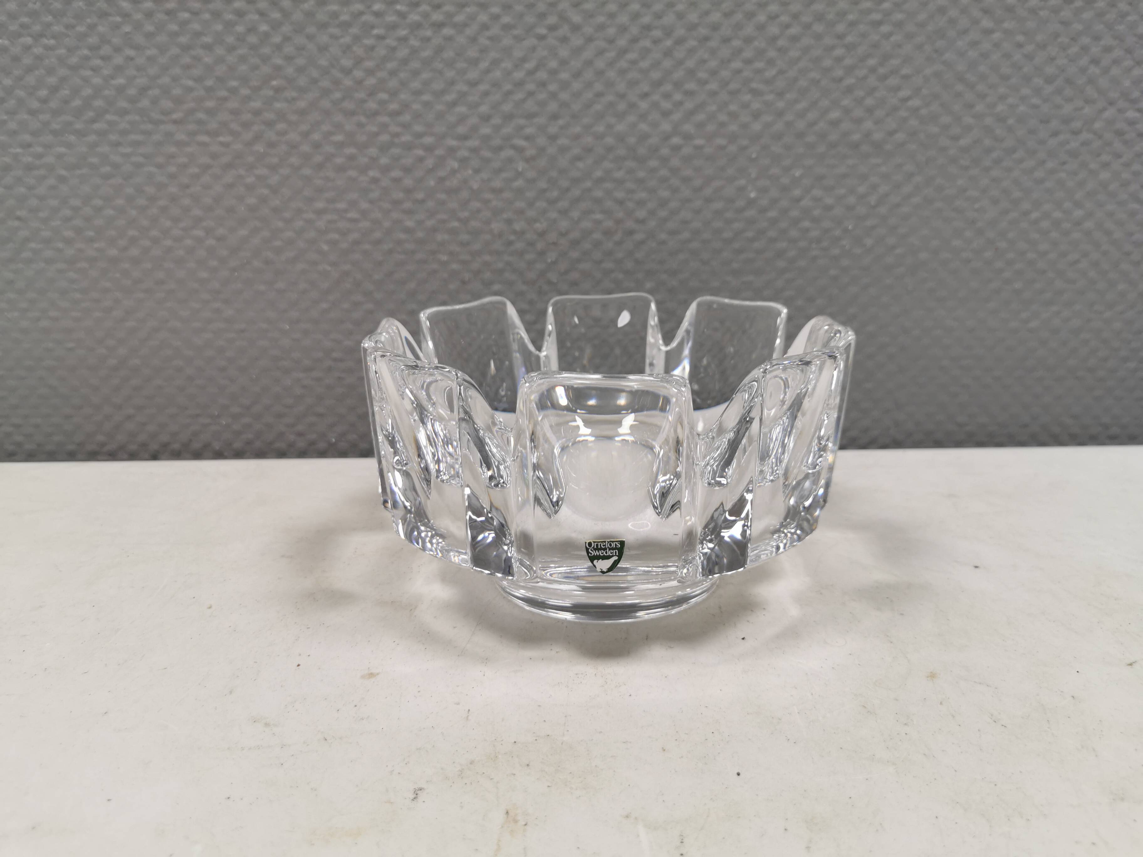 A crystal glass bowl, designed by Lars Hellsten for Orrefors Sweden 1980s