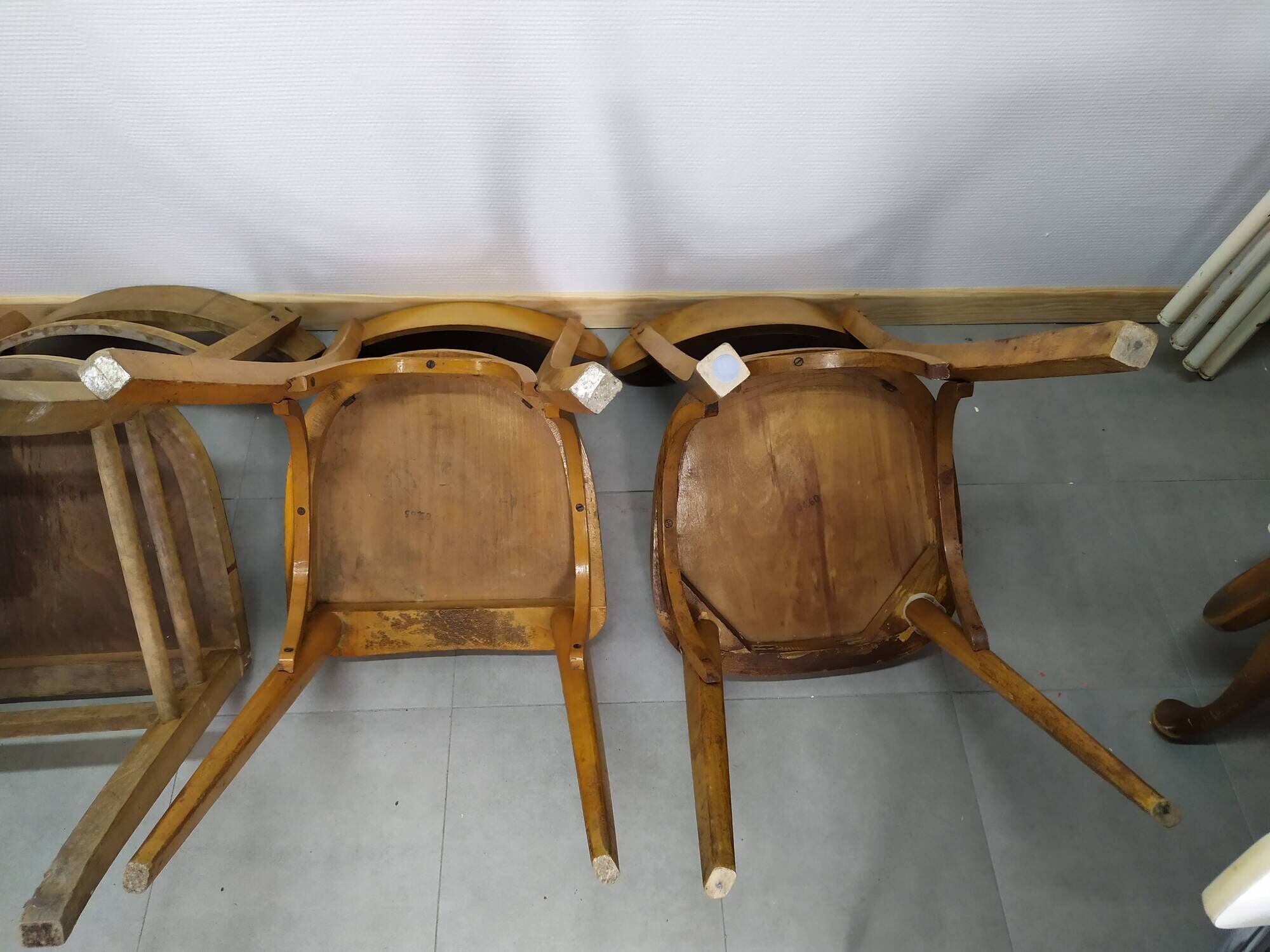 Lot of 4 Wooden bistro chair - vintage - Old