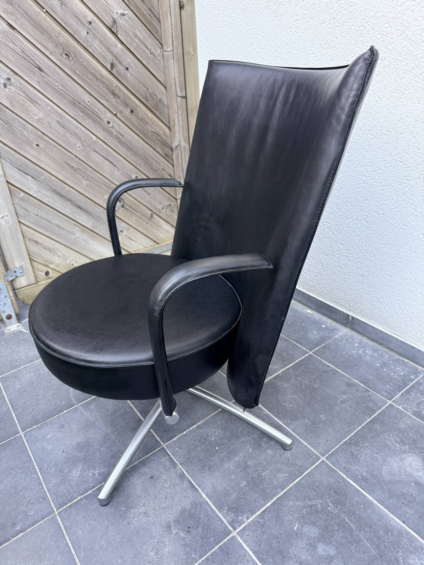Swivel armchair EJ80B “Partner” – Erik Jørgensen – black leather