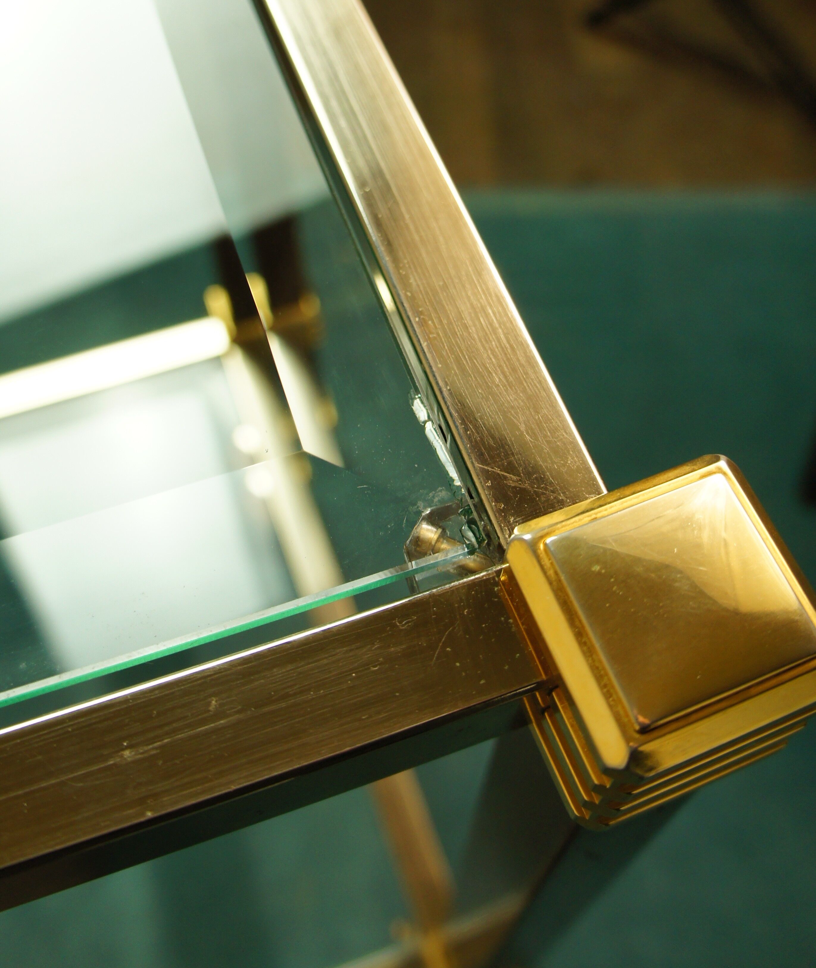 Dessert bar "Hollywood Regency" in gold metal, bevelled glass and mahogany