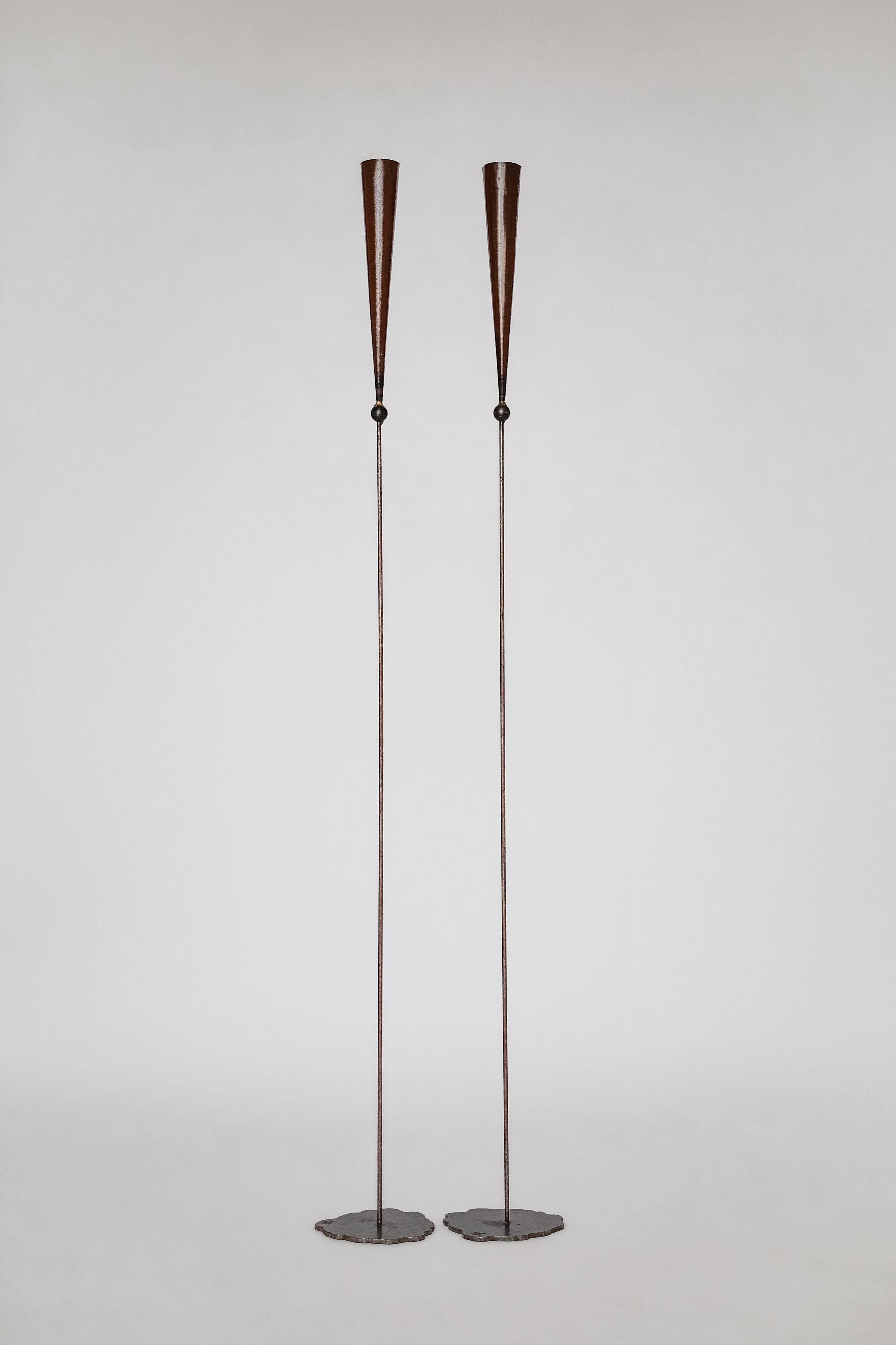 Bougeoirs de sol en cuivre de Pieter Spruyt