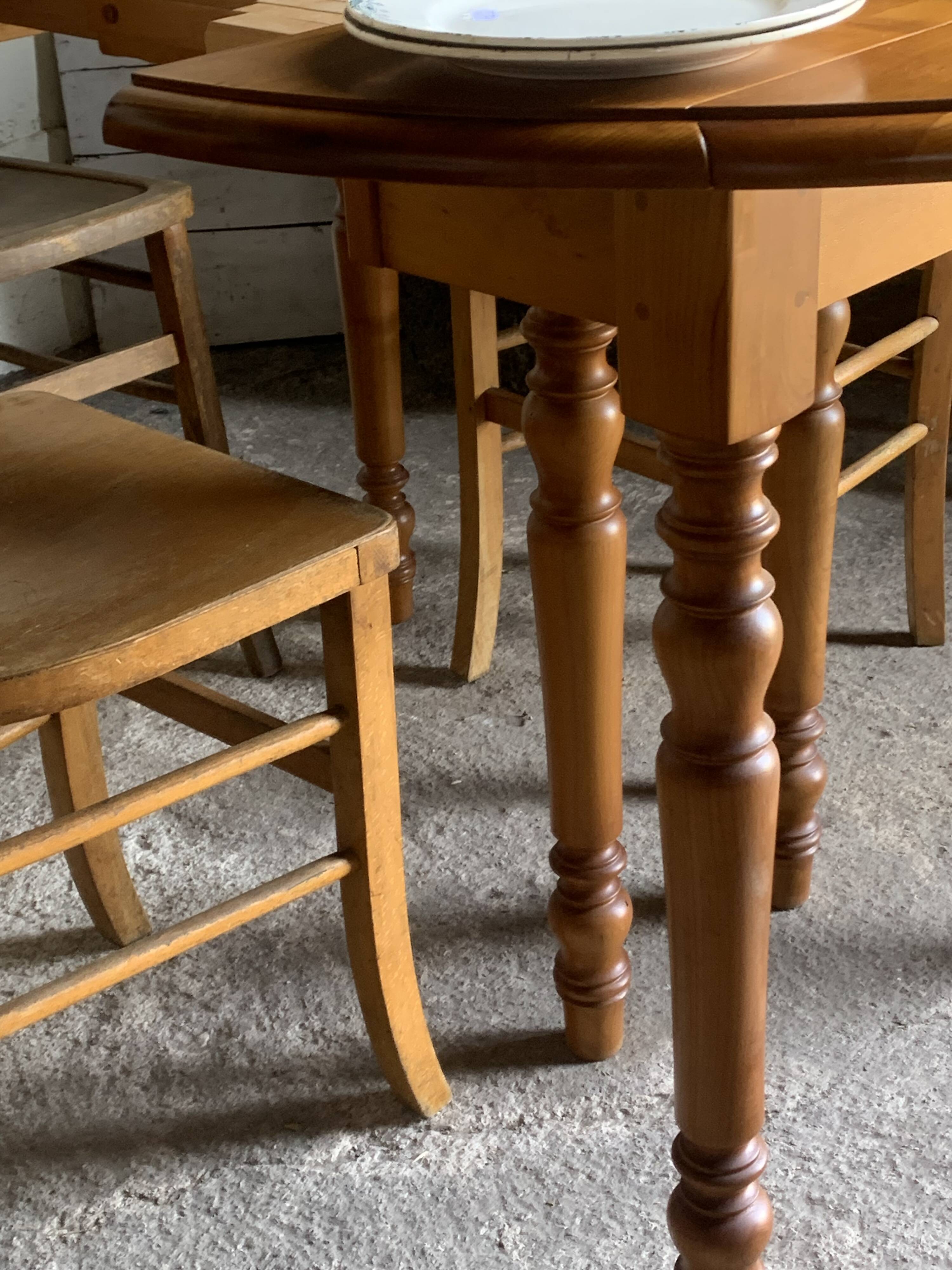 Table ronde 2 à 8 repas