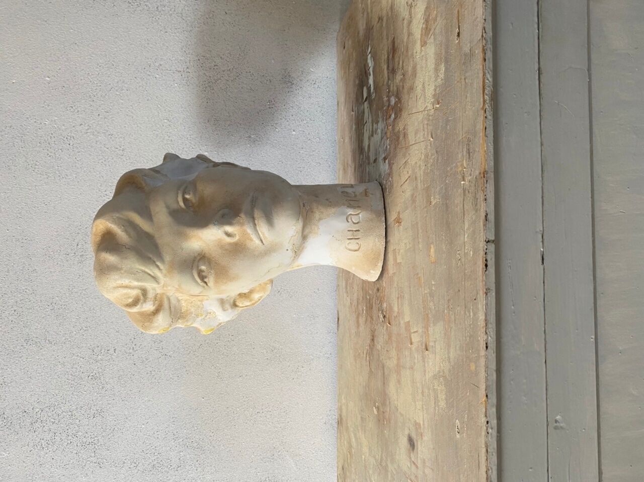 Decorative plaster head