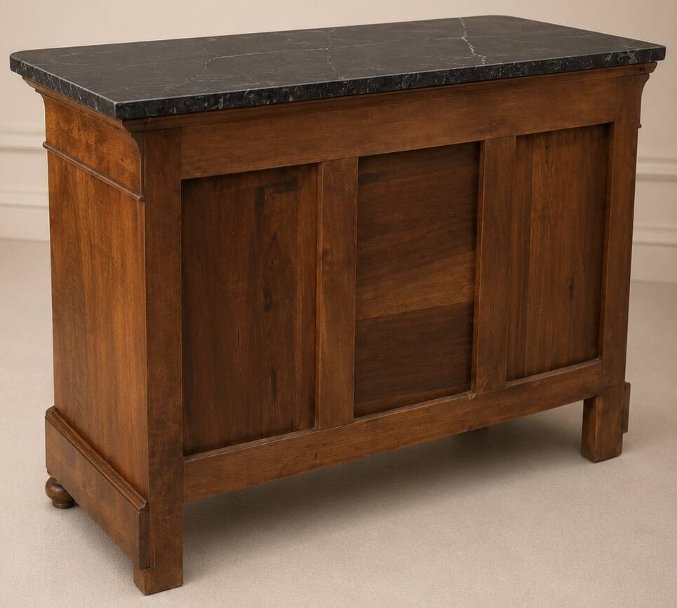 Louis-Philippe commode in Walnut Burl, mid-19th century.