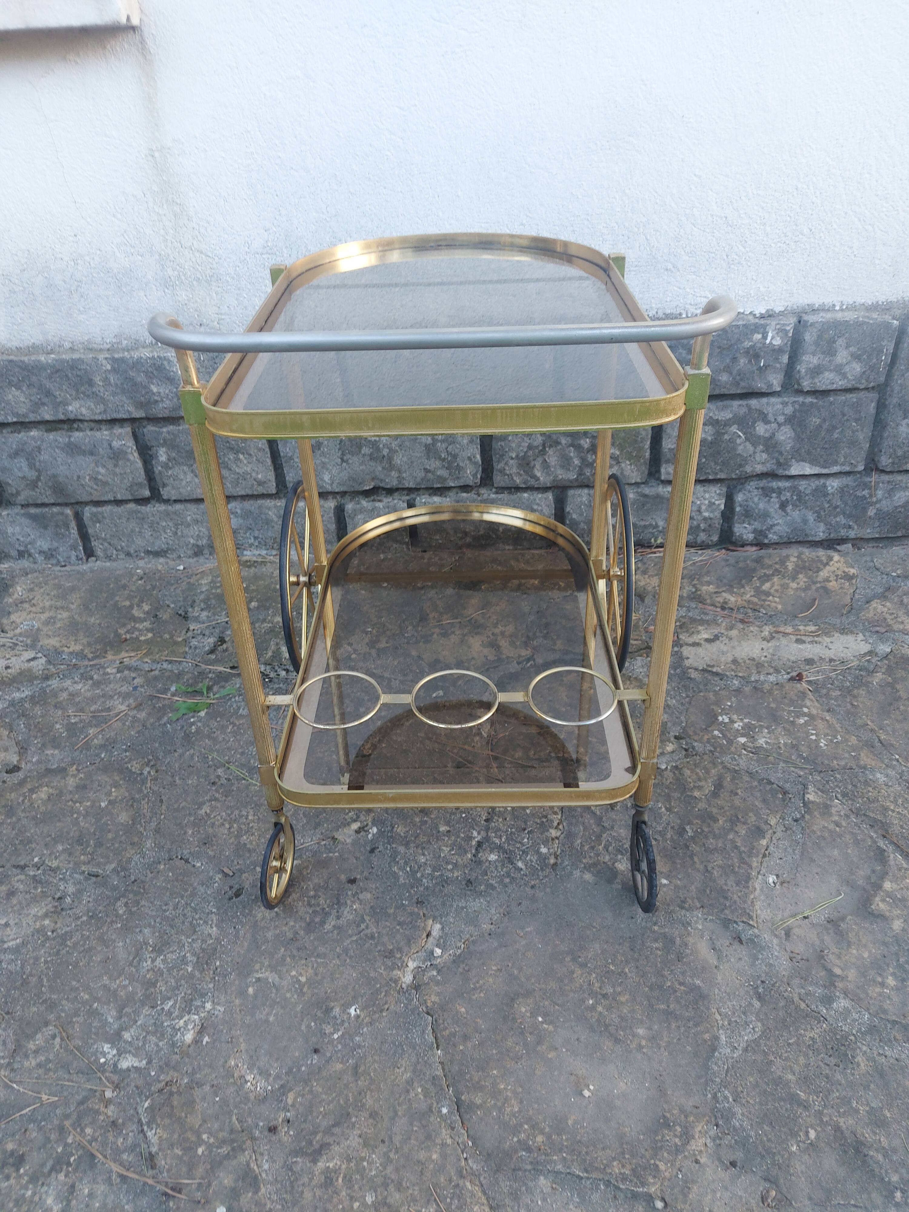 Vintage rolling metal dore service