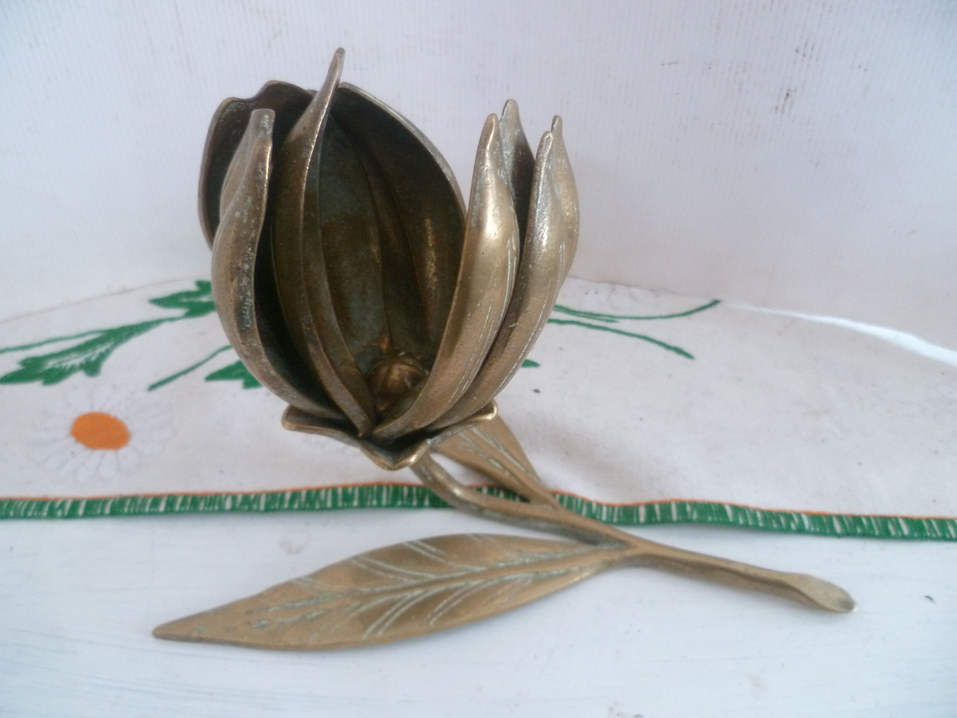 Ashtray "flower" 6 petals in vintage brass 70's