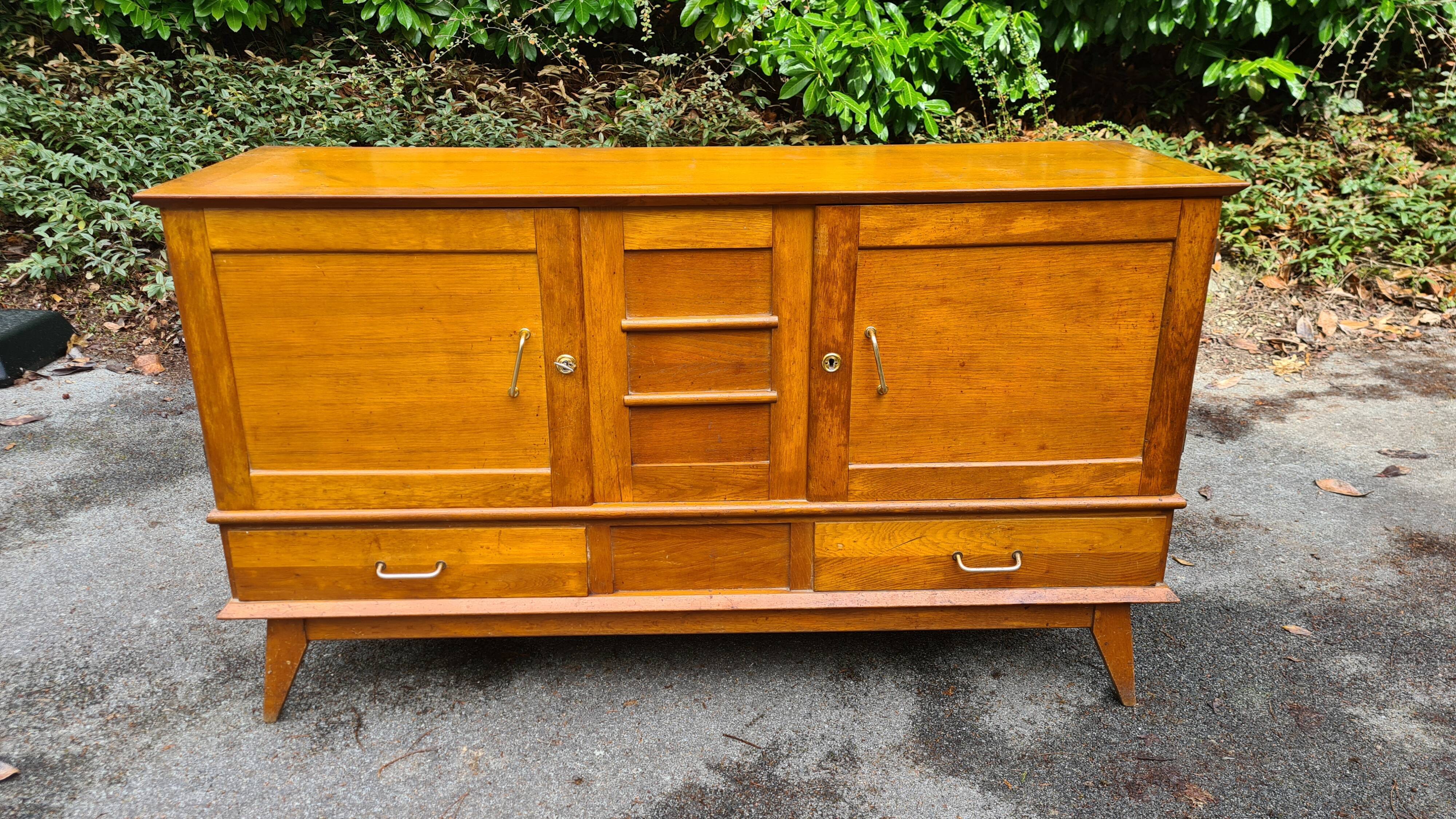 Buffet feet compass 60s