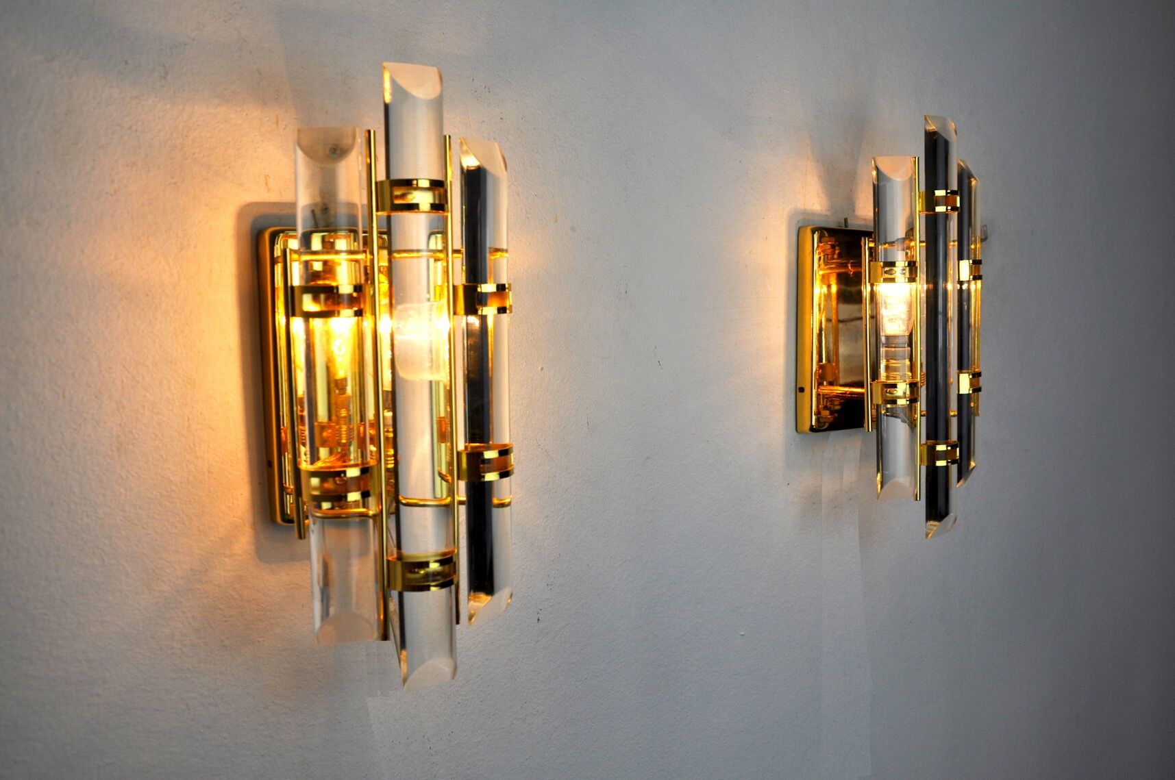 Pair of Venini wall lamps, cut glass, Murano, Italy, 1970