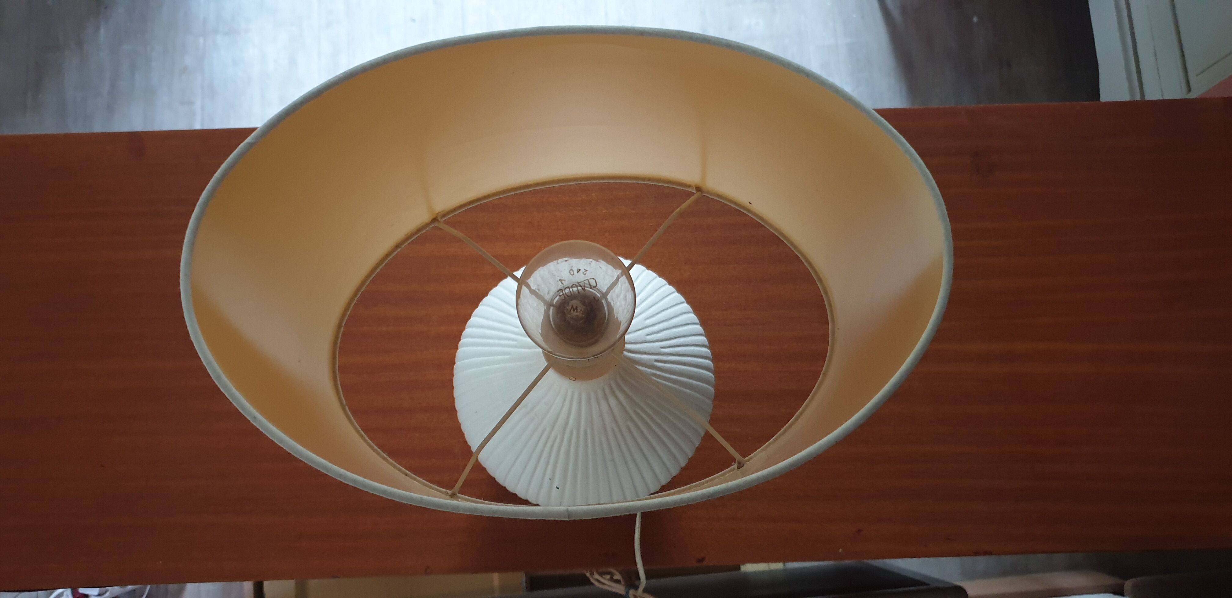 Table lamp ovoid shape with lampshade