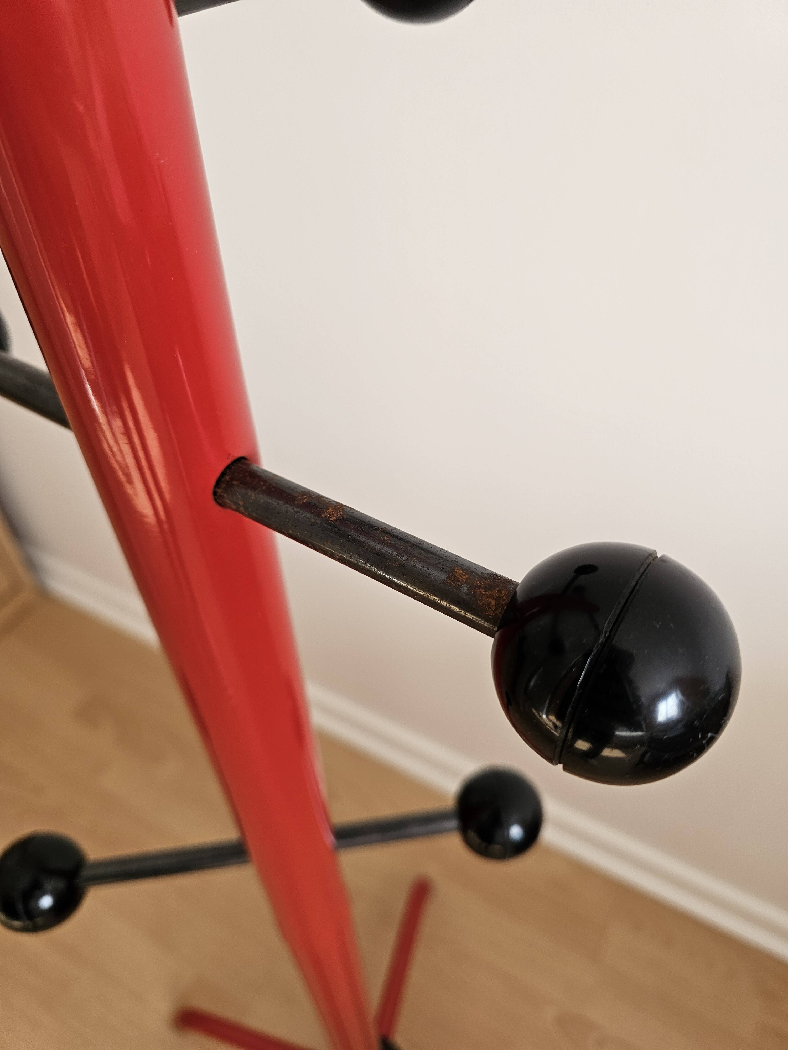 Black and red freestanding coat rack Italy 1980 Italian design style spa