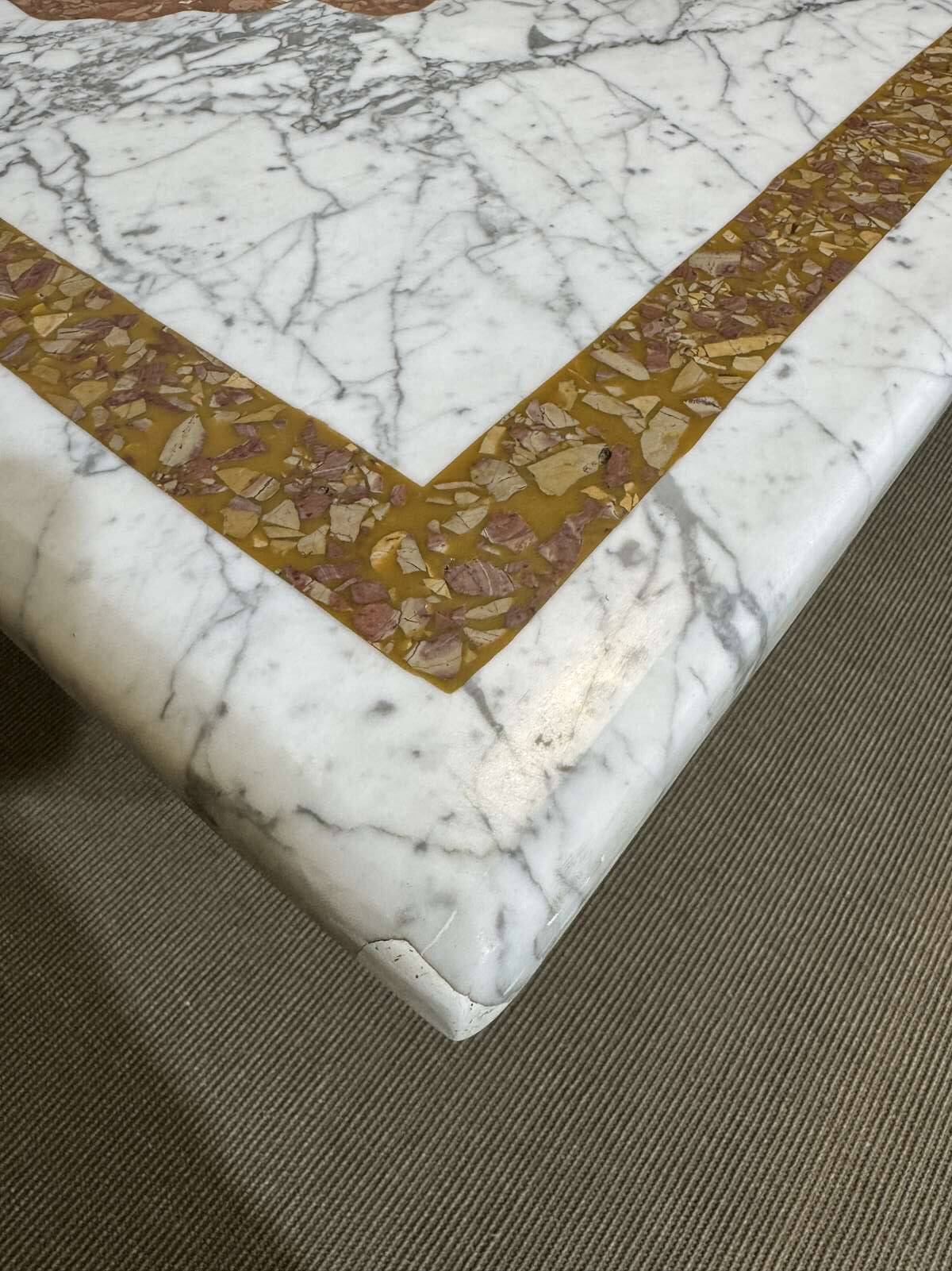 Italian marble dining table - 1970s craftsmanship