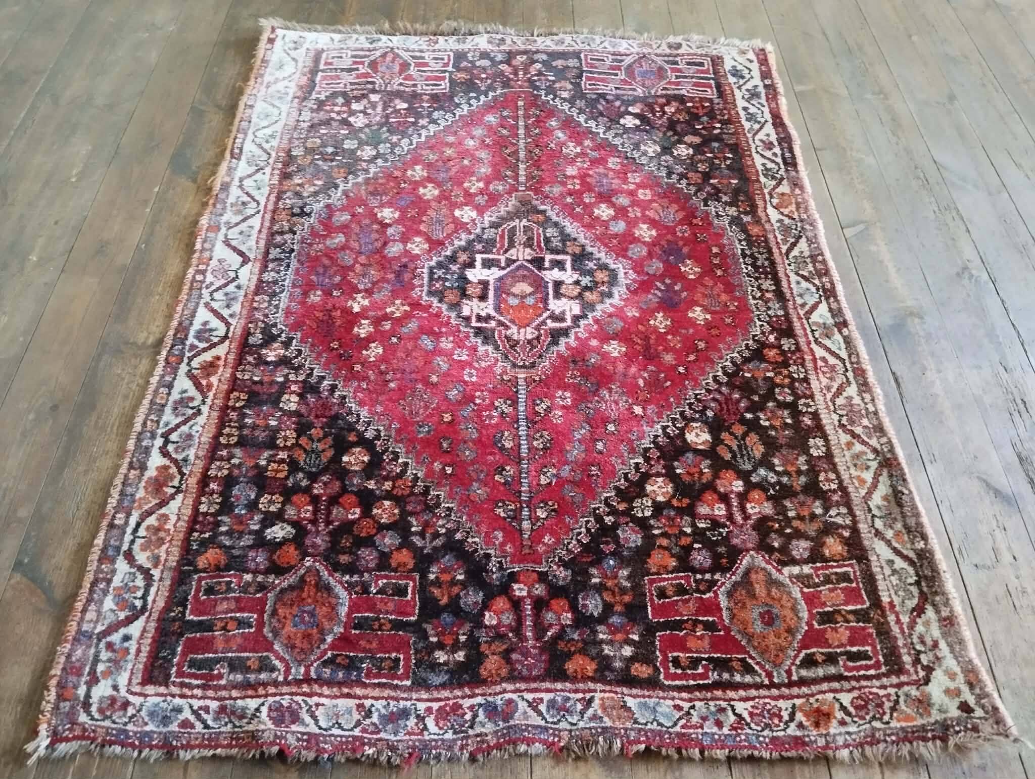 Handmade Persian Shiraz rug 154x113cm