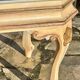 Table basse, vitrine d’exposition en bois peint polychrome