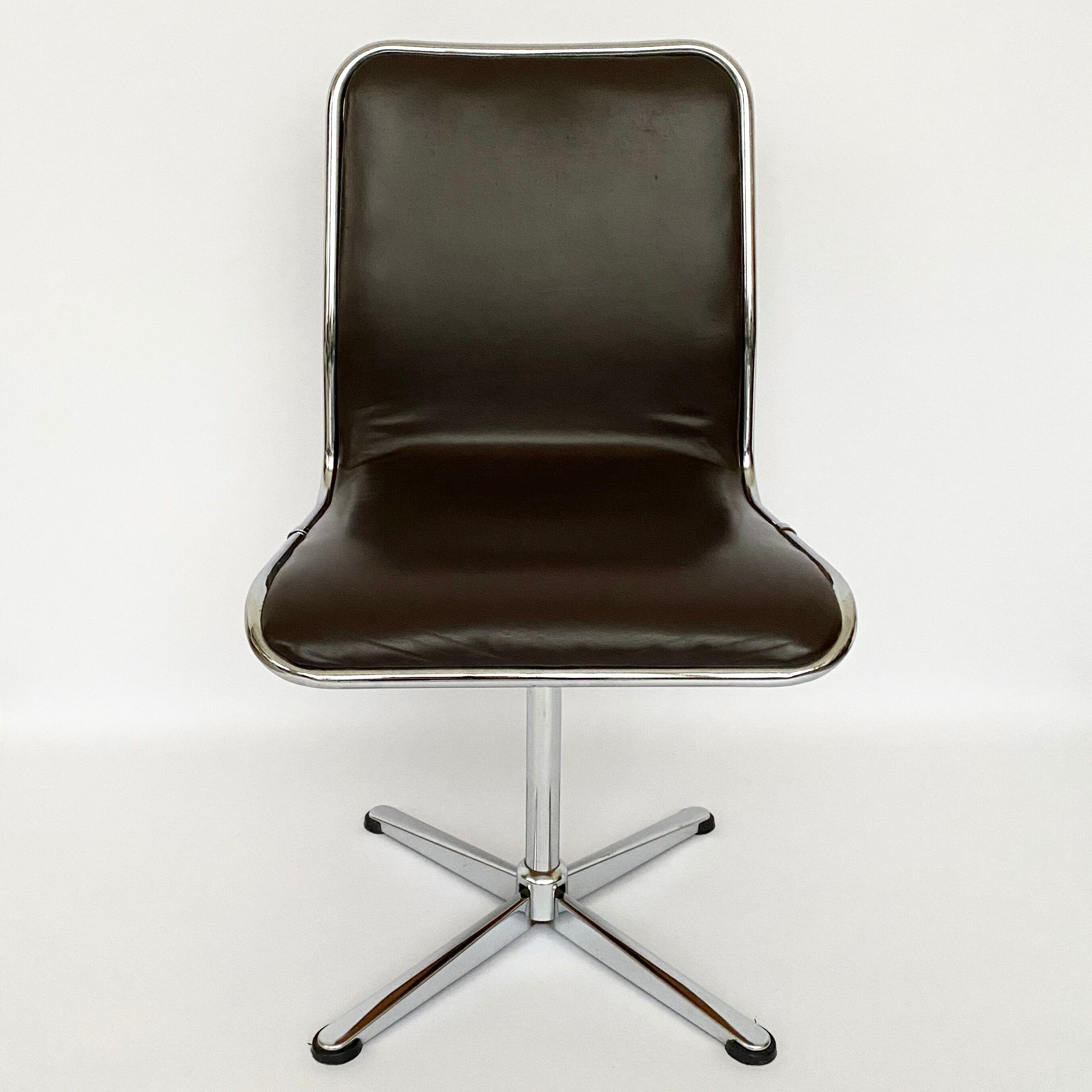 Vintage 70s leather chairs