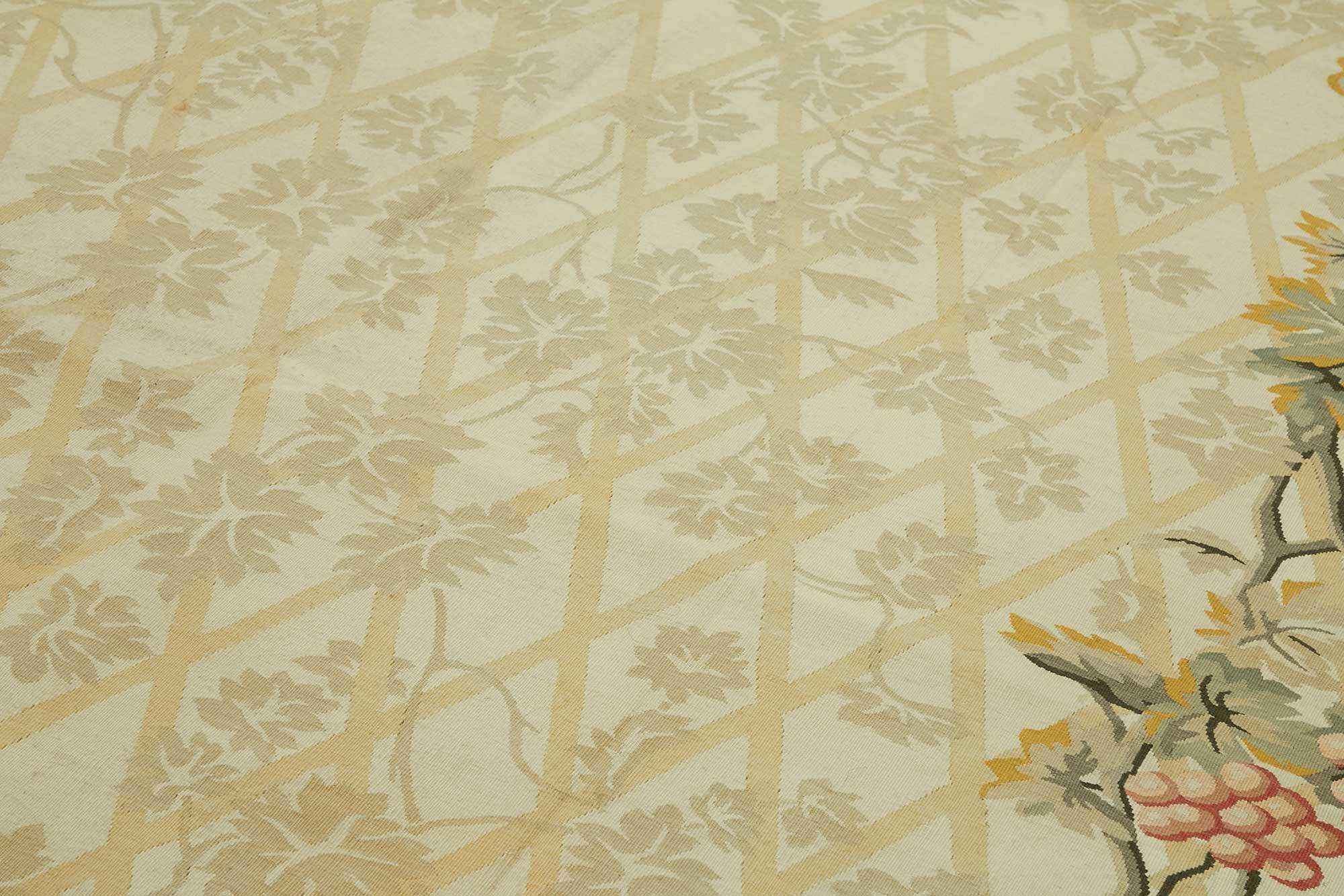 Handmade European Vintage Aubusson Kilim 268 cm x 355 cm