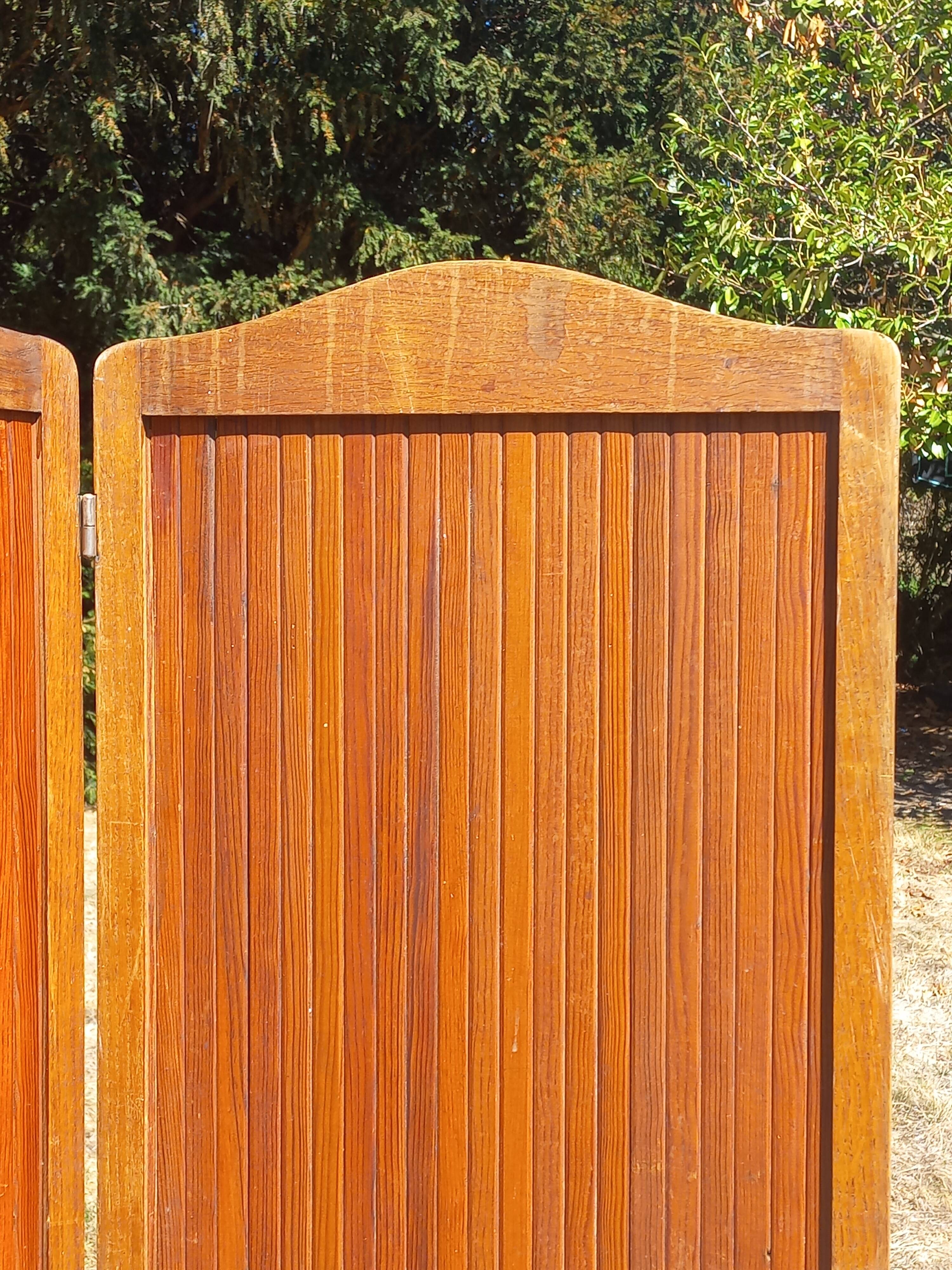 1930s bistro screen with slats