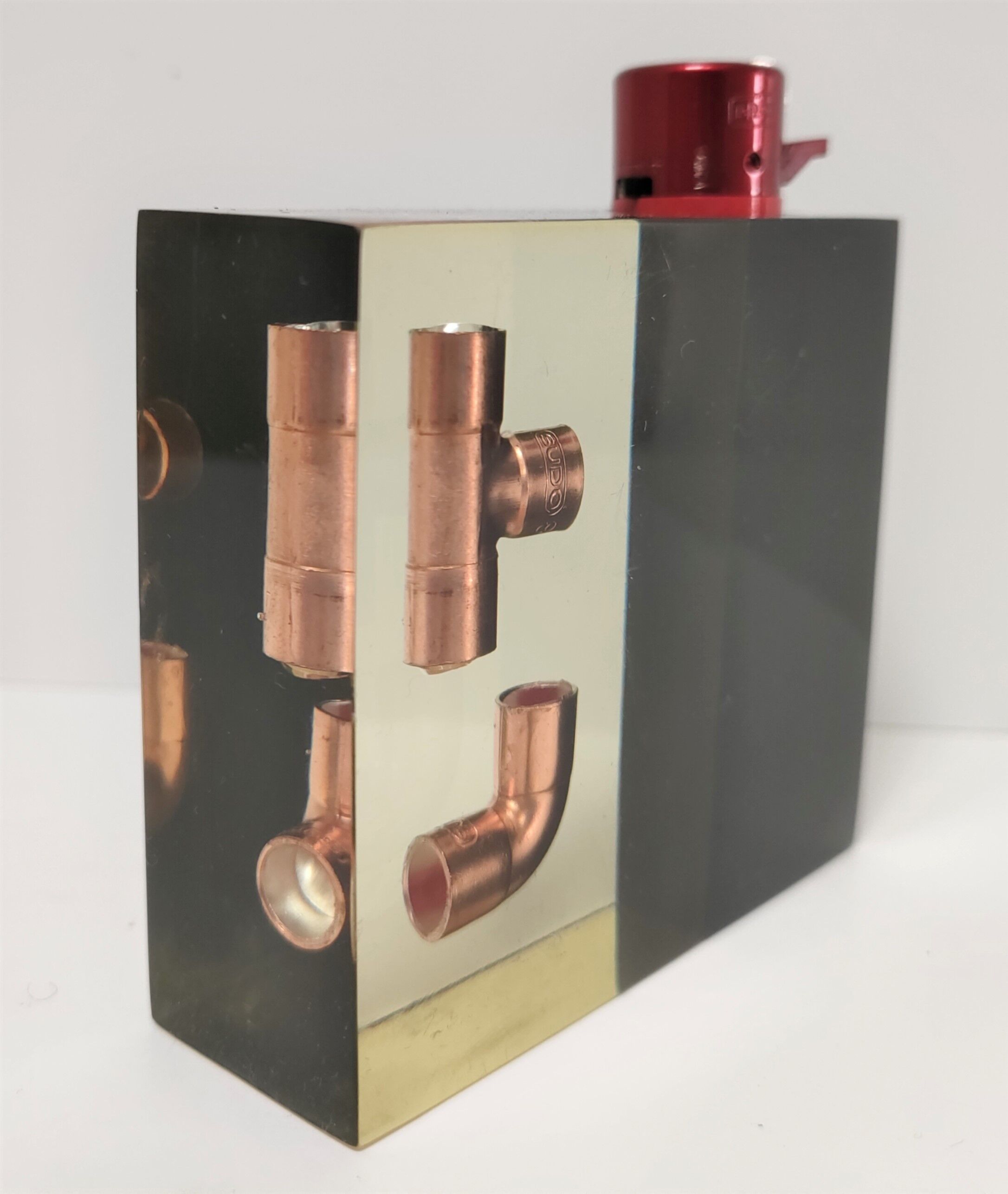 Lighter resin inclusions design 70s