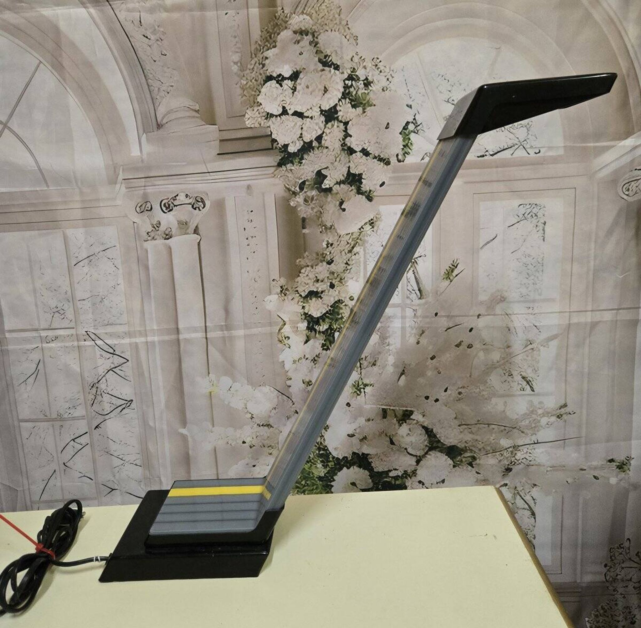 lampe de bureau halogène design des années 1980 de JD Aznar