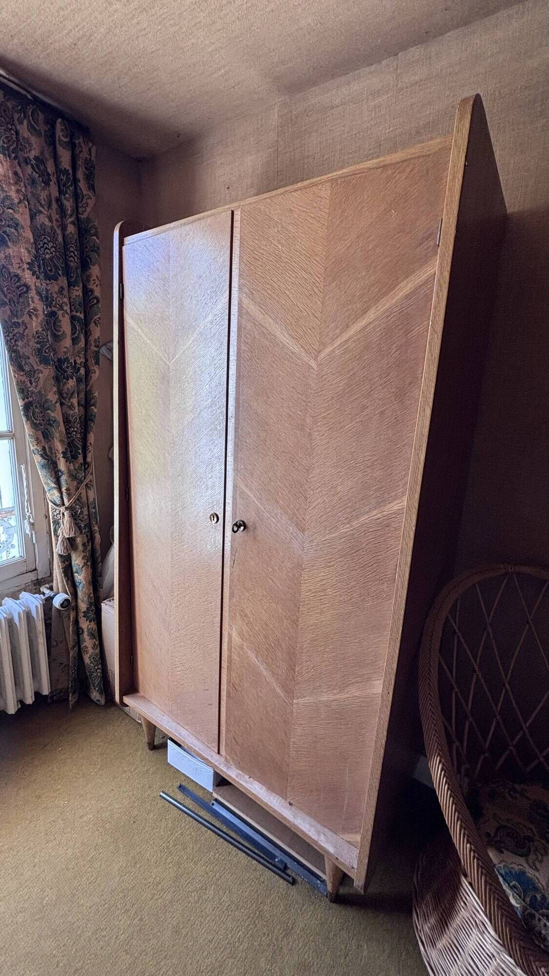 Art Deco oak wardrobe with chevron decoration