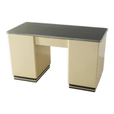 Doctor's office from the 1950s