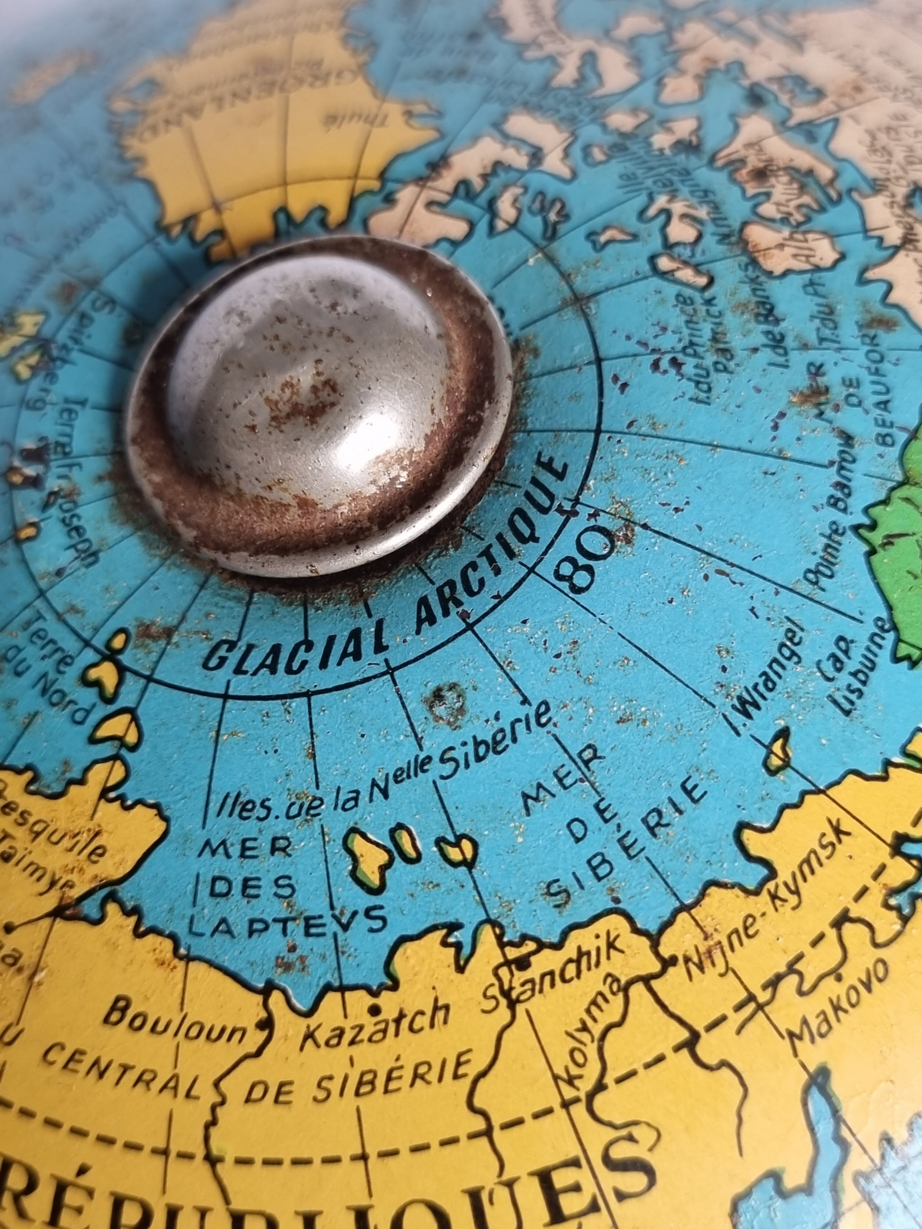 Globe earth "Taride" of the 60s in metal on tripod base, 20 cm