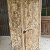 Parisian bonnetière wardrobe