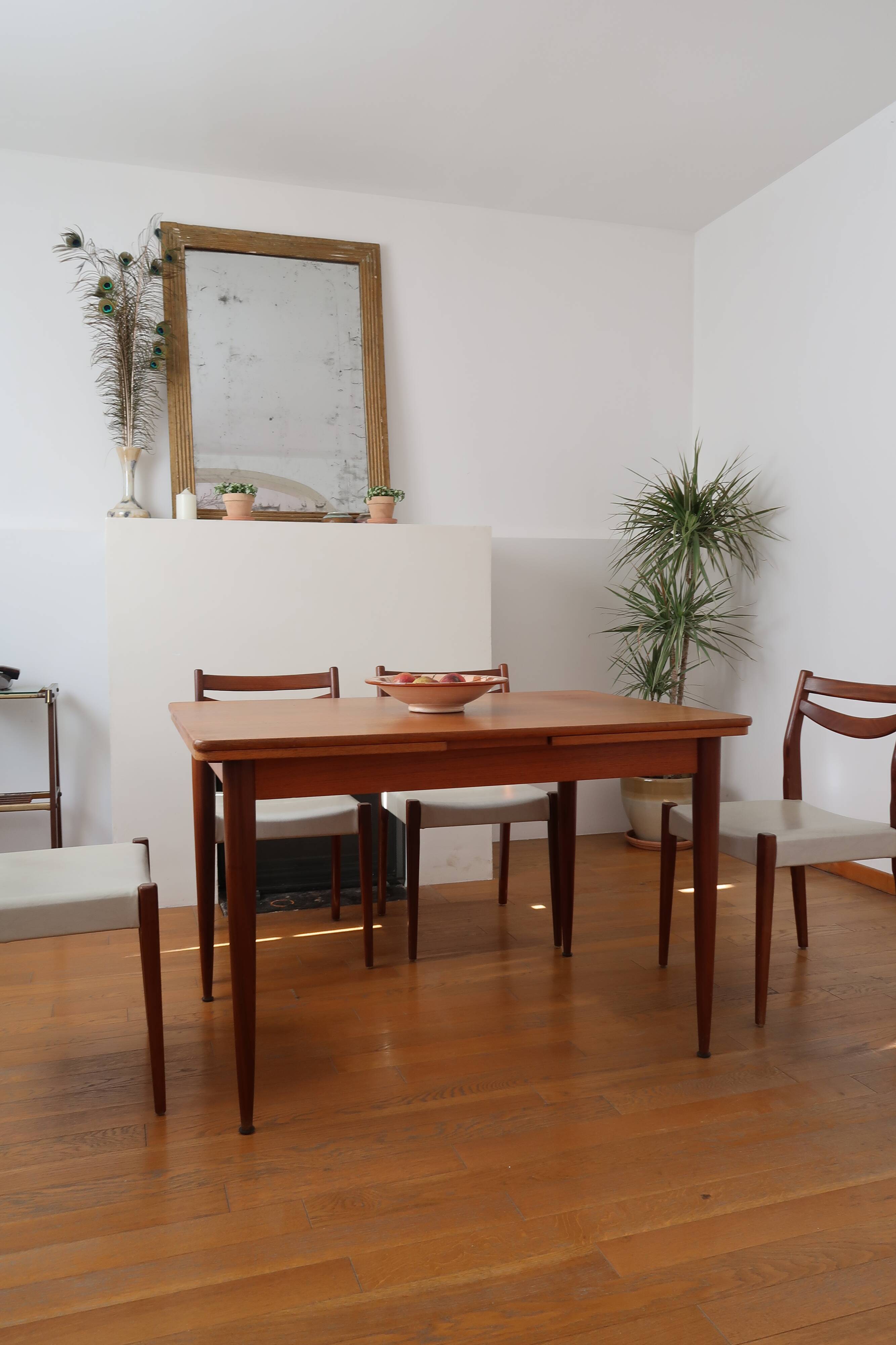 Vintage extendable Scandinavian table