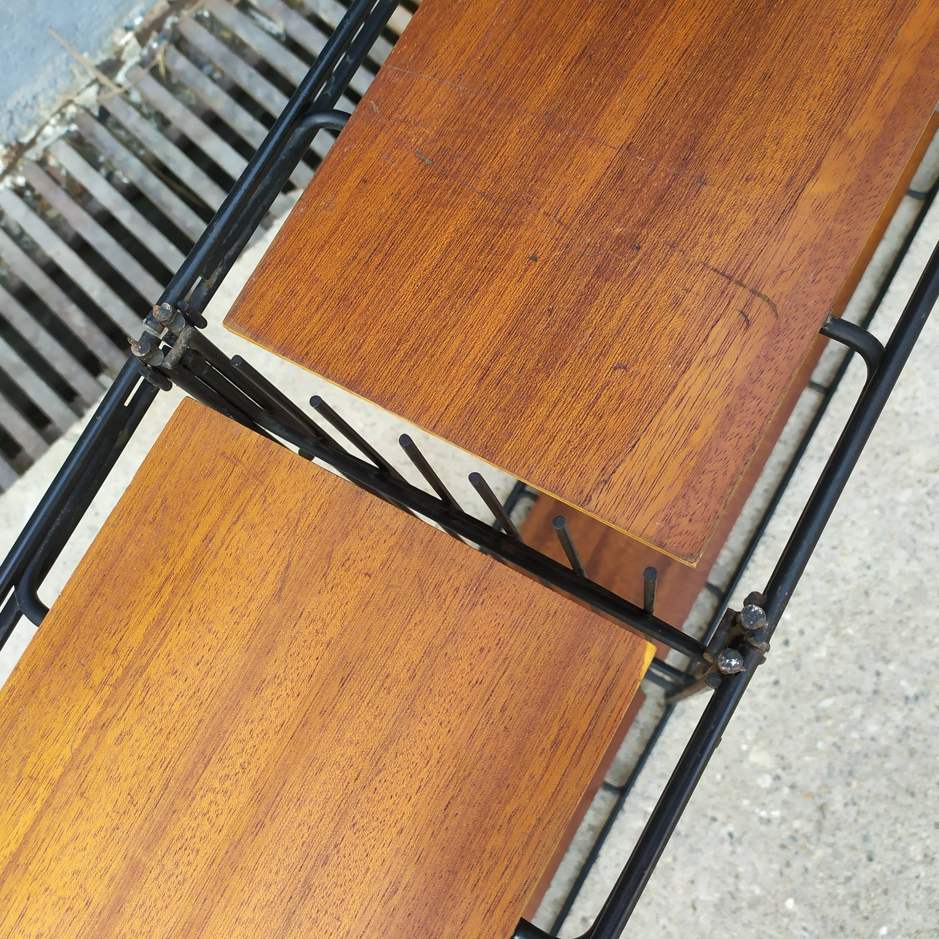 Flexible shelves metal teak