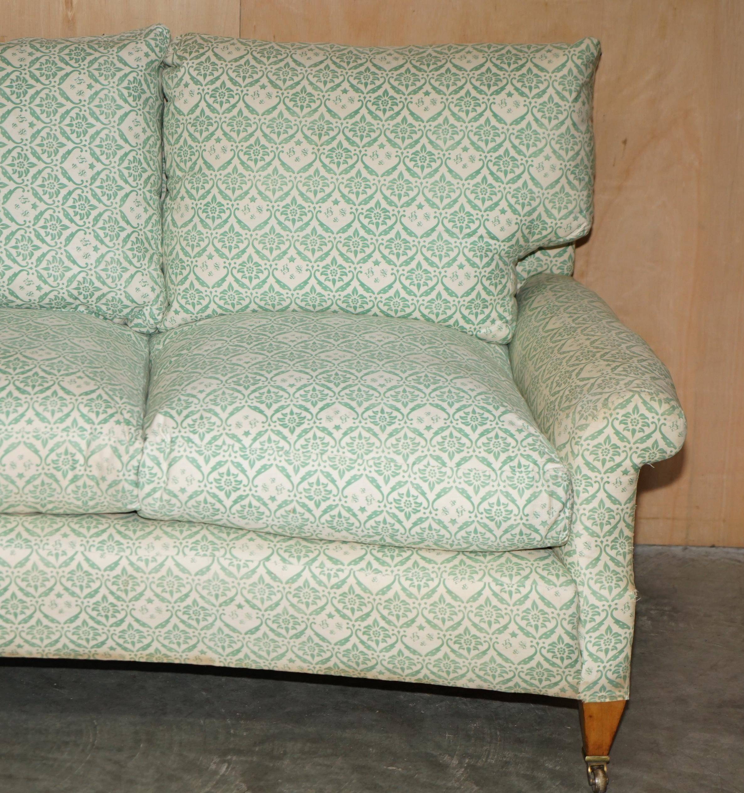 Canapé 1950's Howard & Son's Lenygon & Morant en tissu ticking courbé