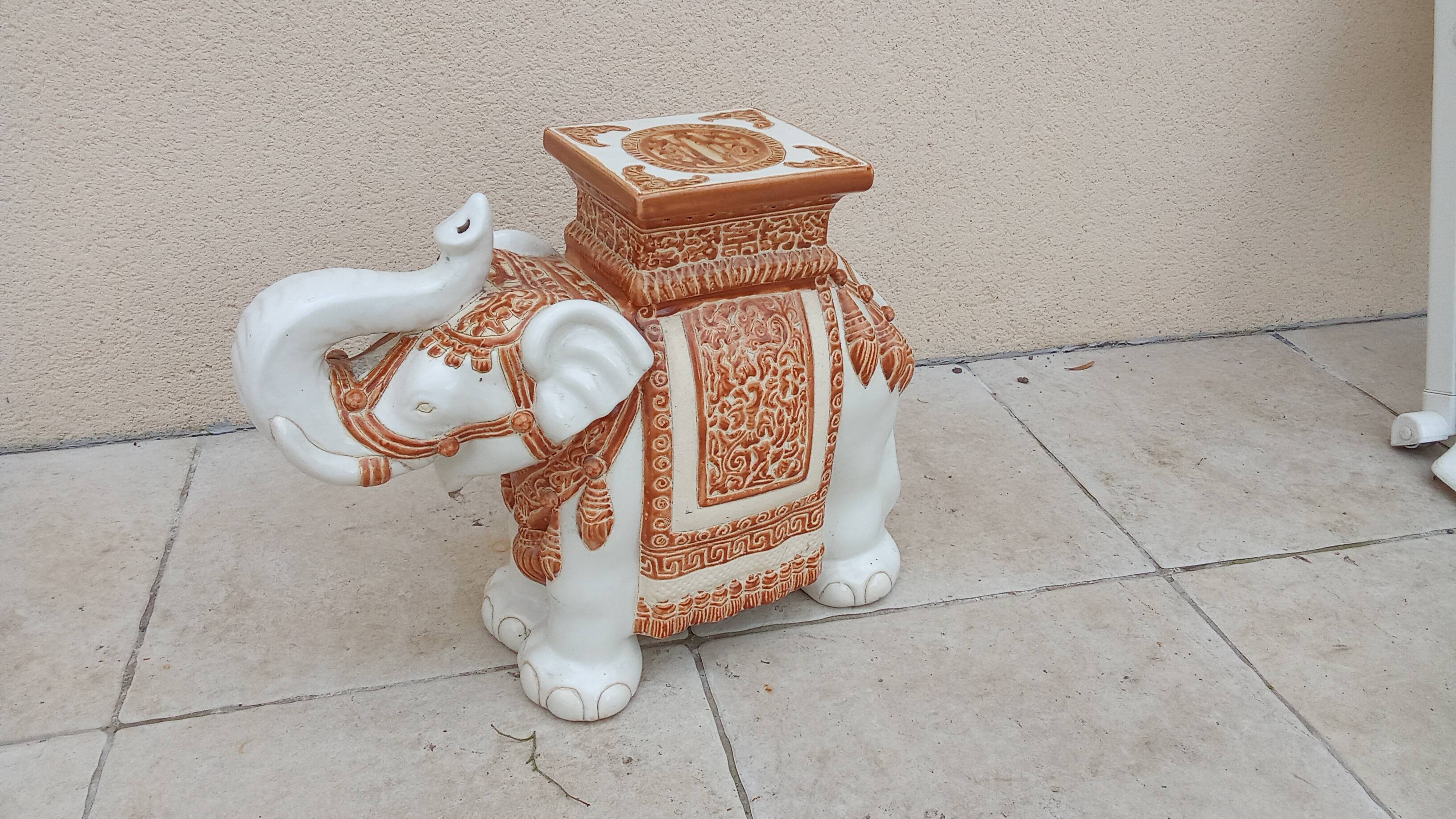 Cendrier Ou Porte-Plante Éléphant En Céramique Polychrome Bleu - Sculpture Vintage - France
