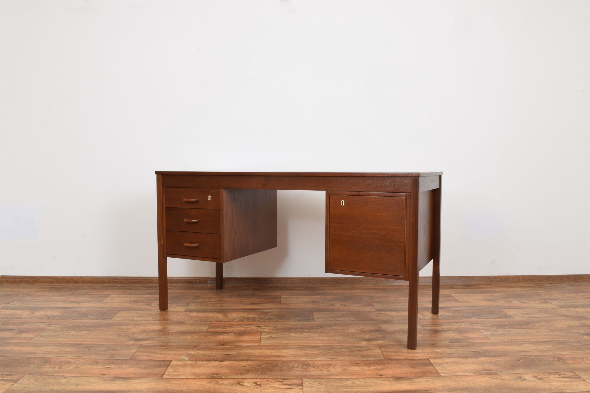 Danish teak dsk from Domino Mobler, 1960