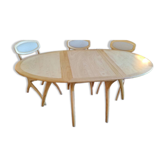 Scandinavian-style modular table