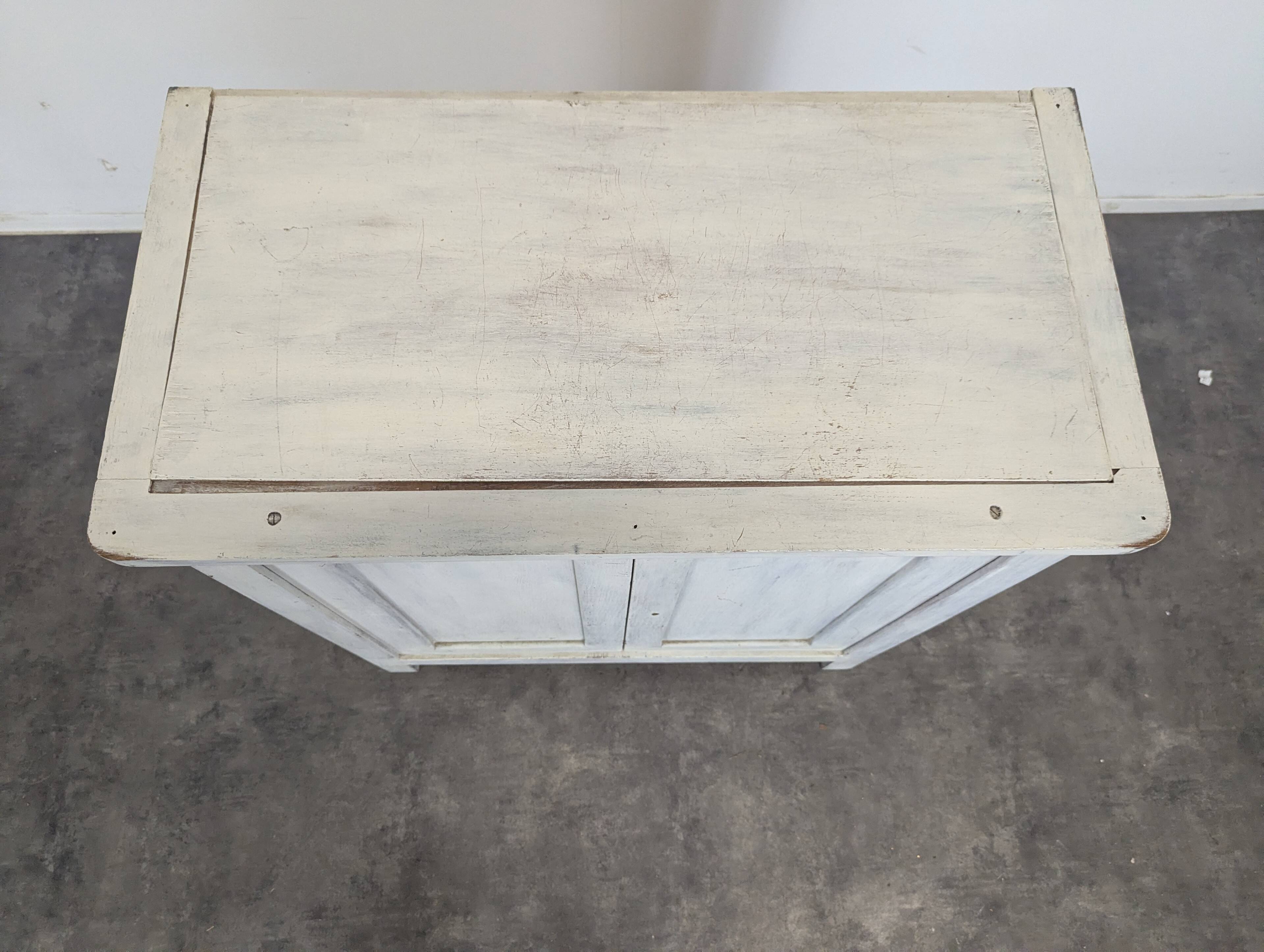 Small patinated buffet from the 1940s.