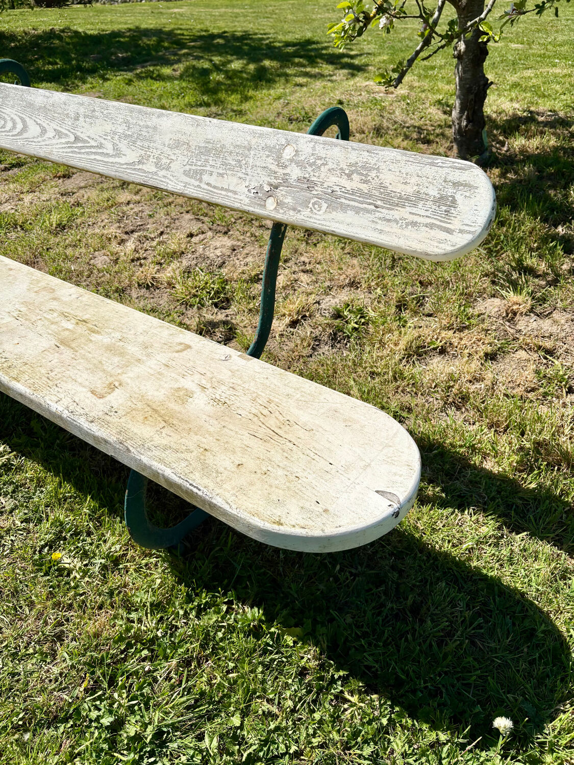 Banc de jardin ancien en bois et métal – esprit Art Nouveau, travail d