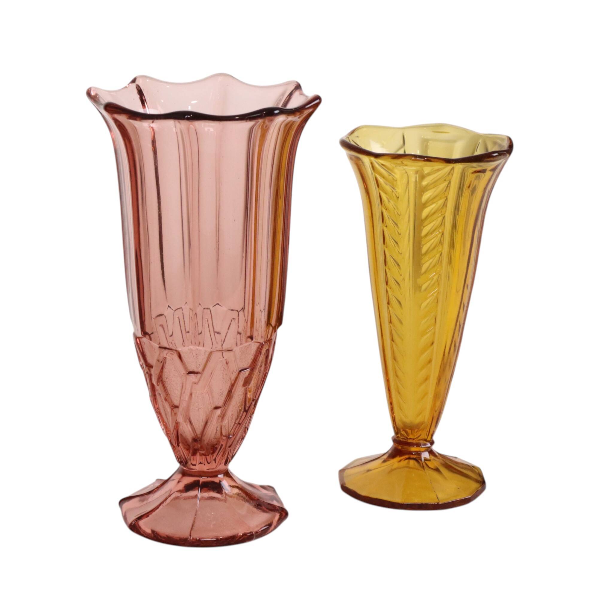 Paire de vases en verre coloré de la période Art Déco