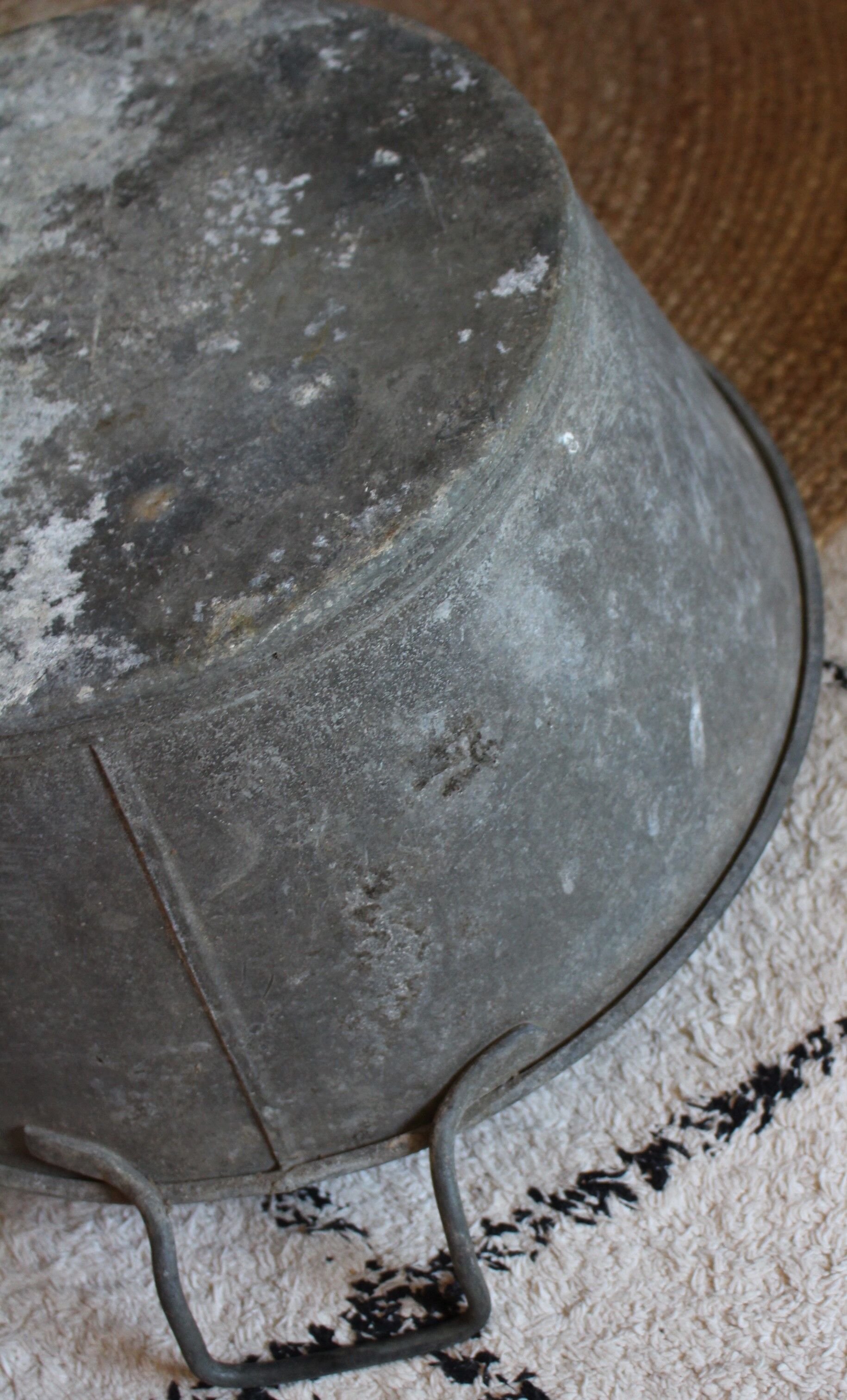 Zinc basin low garden