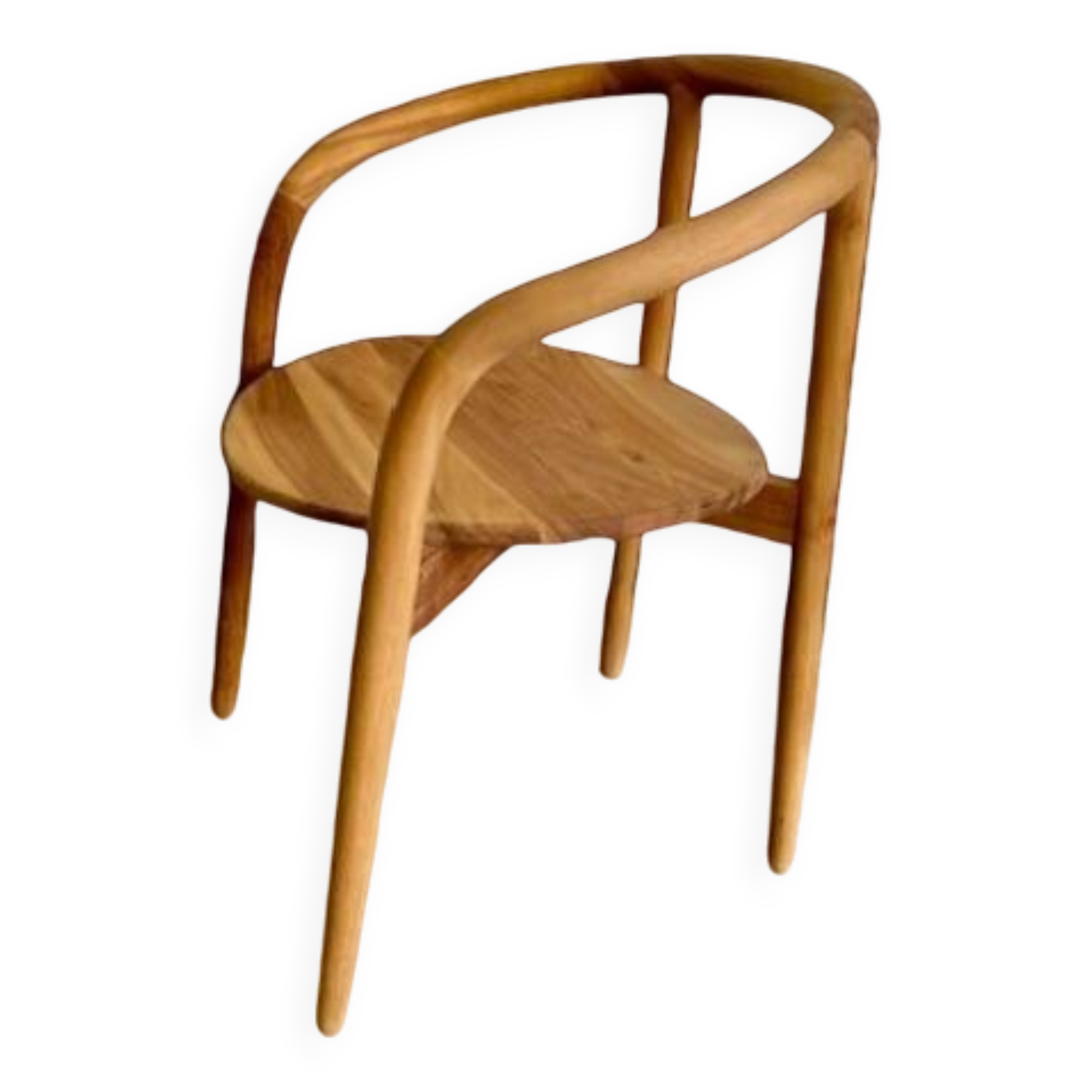 Chaise en bois avec assise tressée