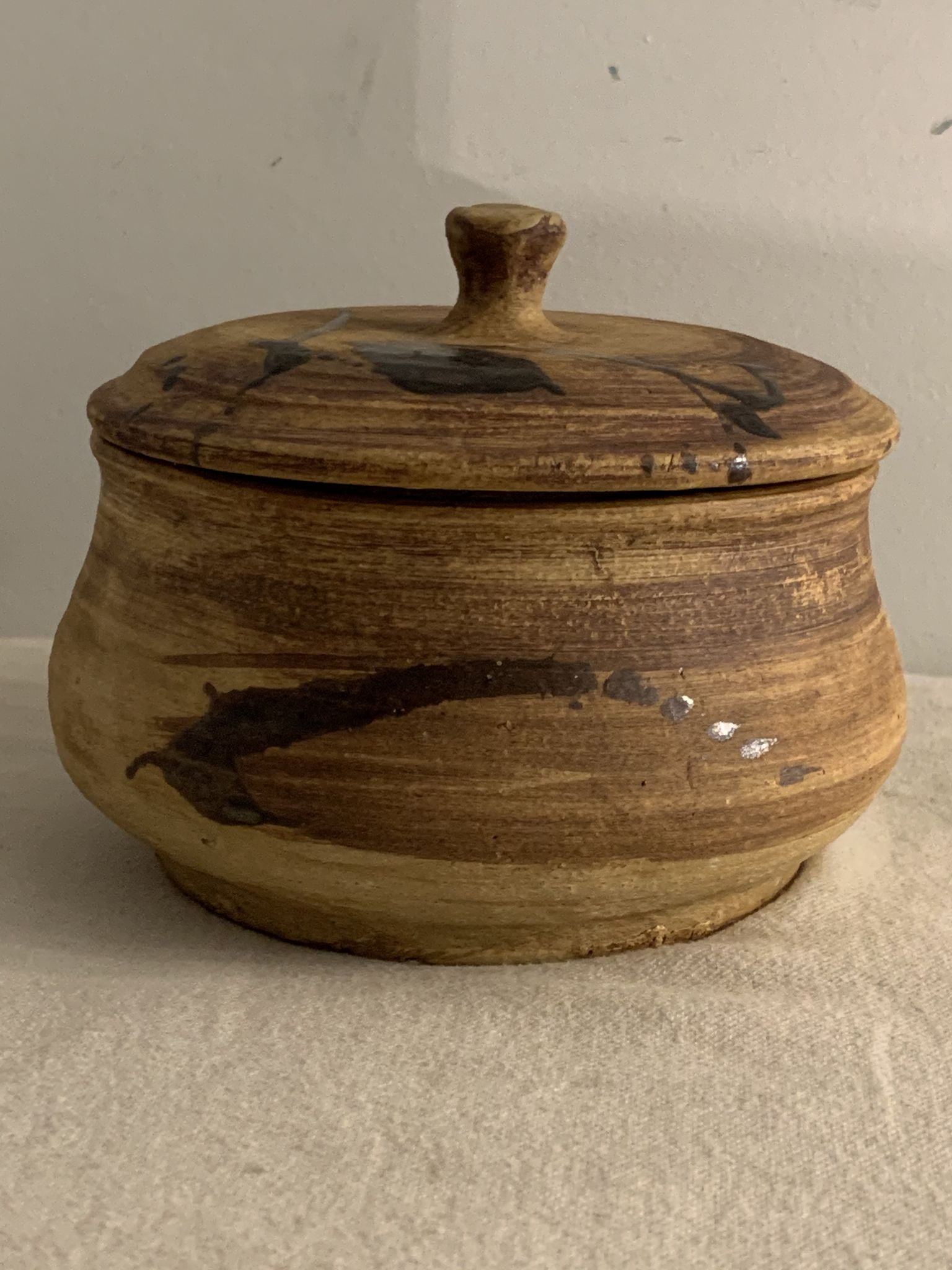 Pot ancien et son couvercle Poterie de la Colombe en grès 1975
