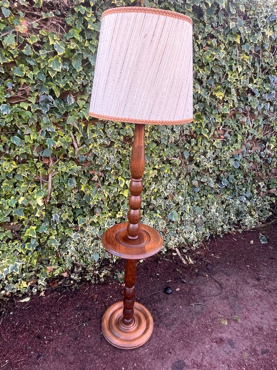 Floor lamp